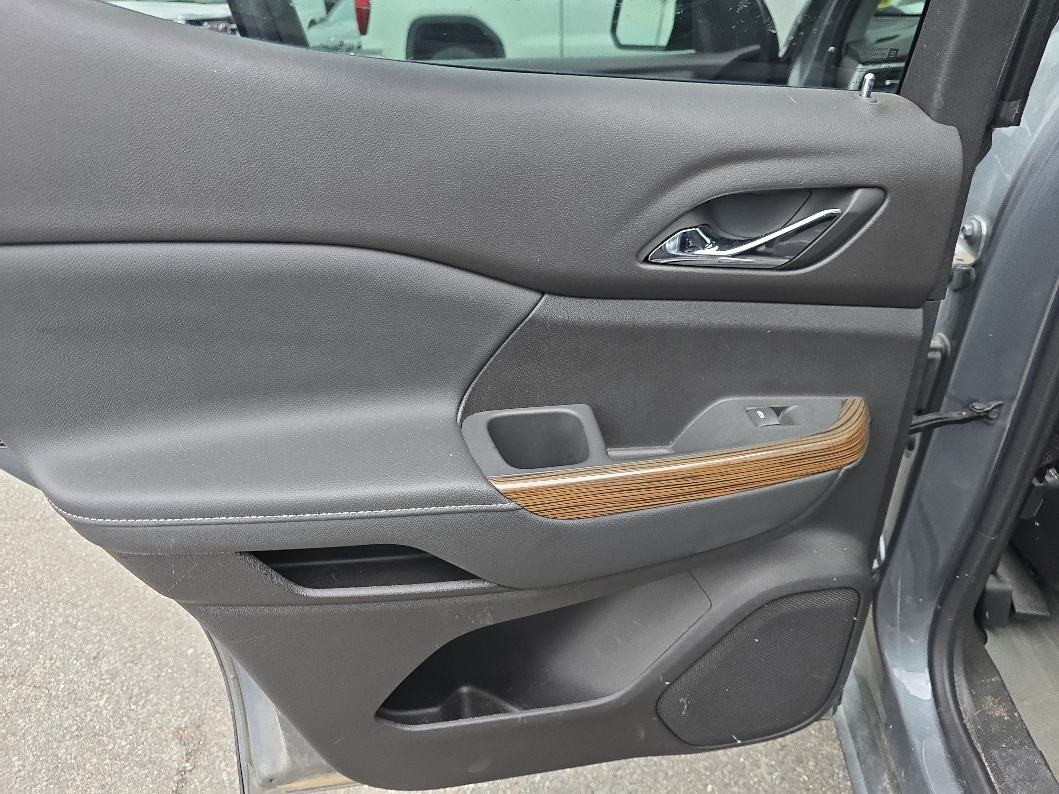 2022 GMC Acadia SLE