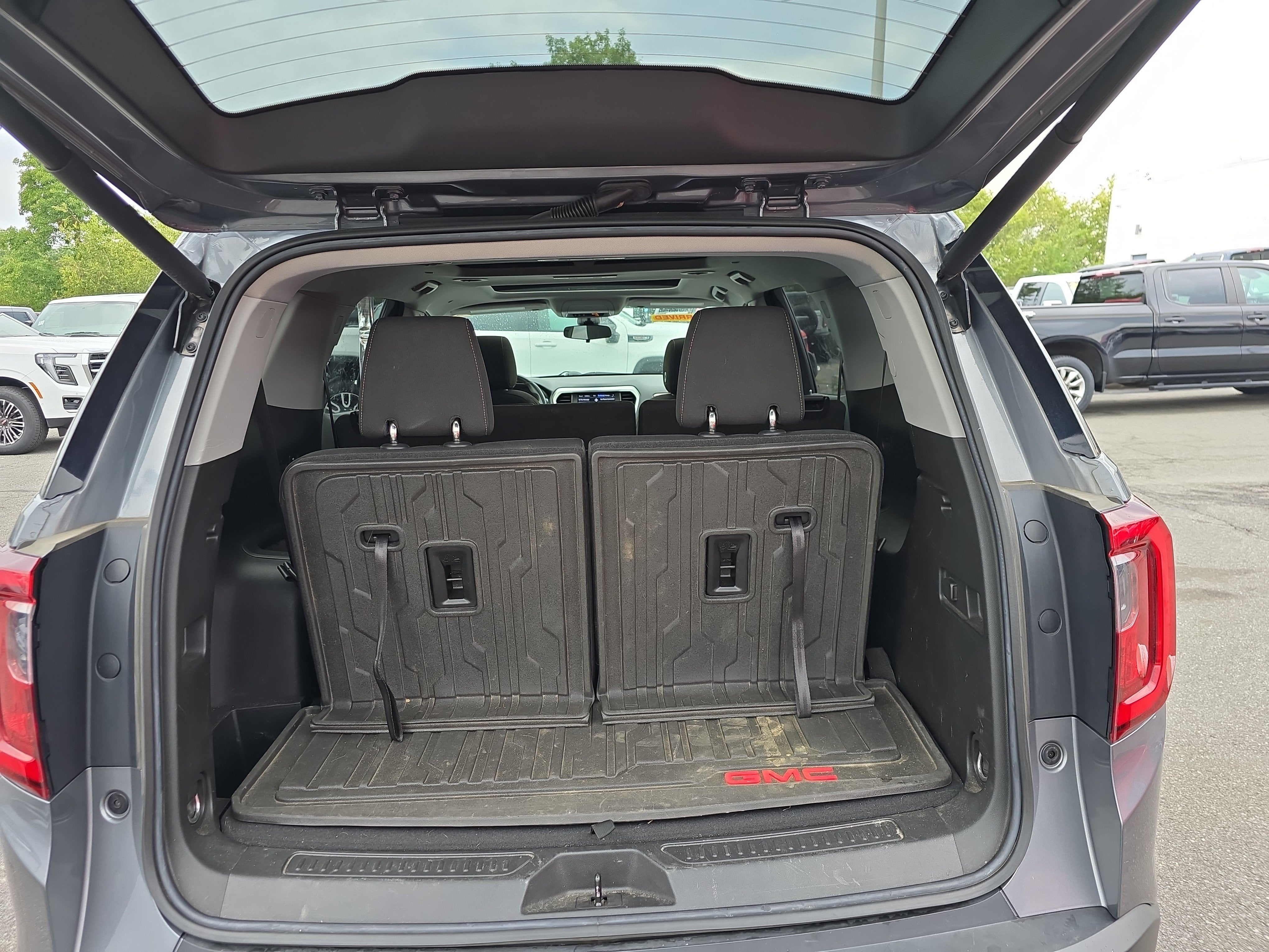 2022 GMC Acadia SLE