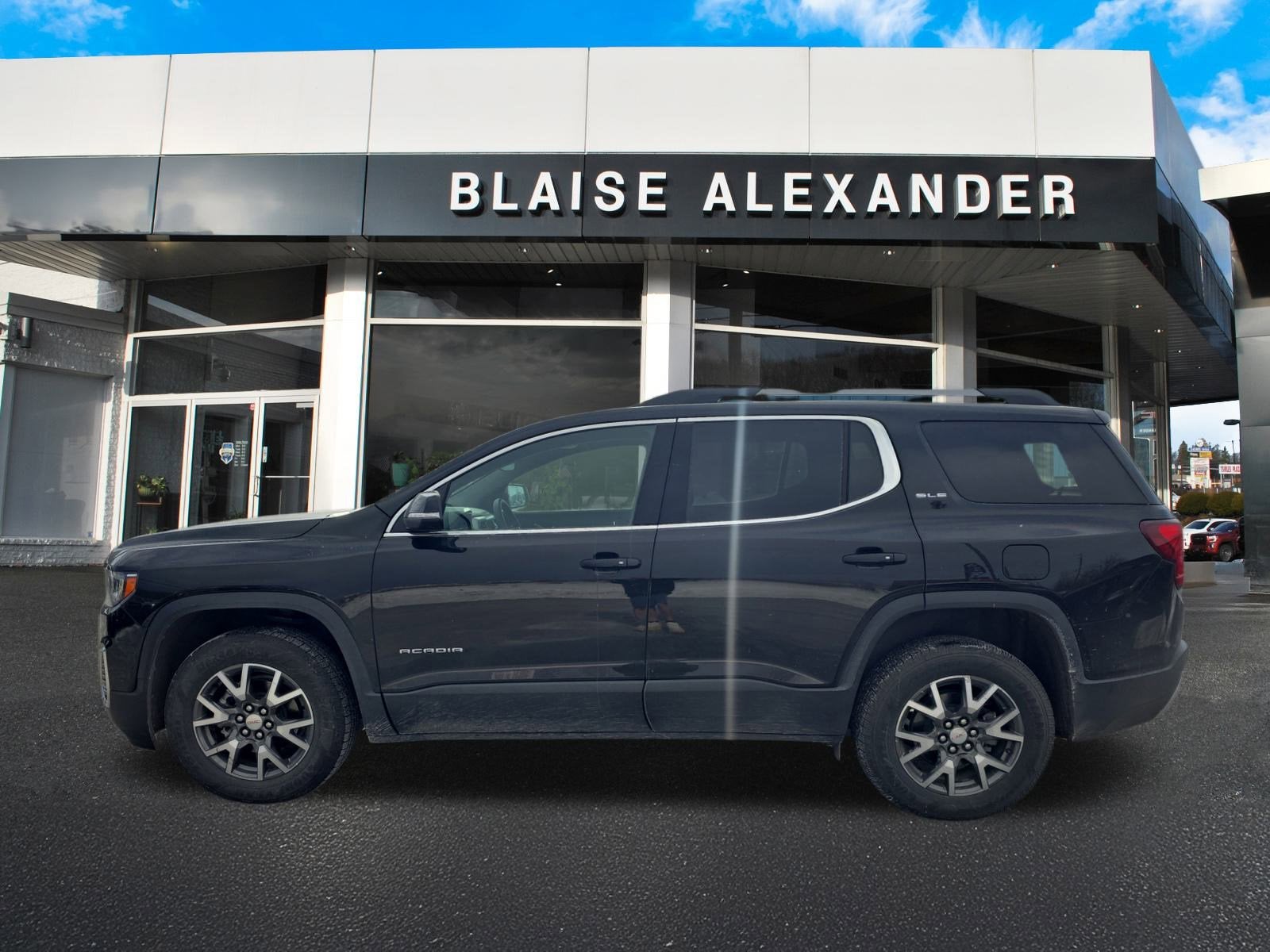 2023 GMC Acadia SLE