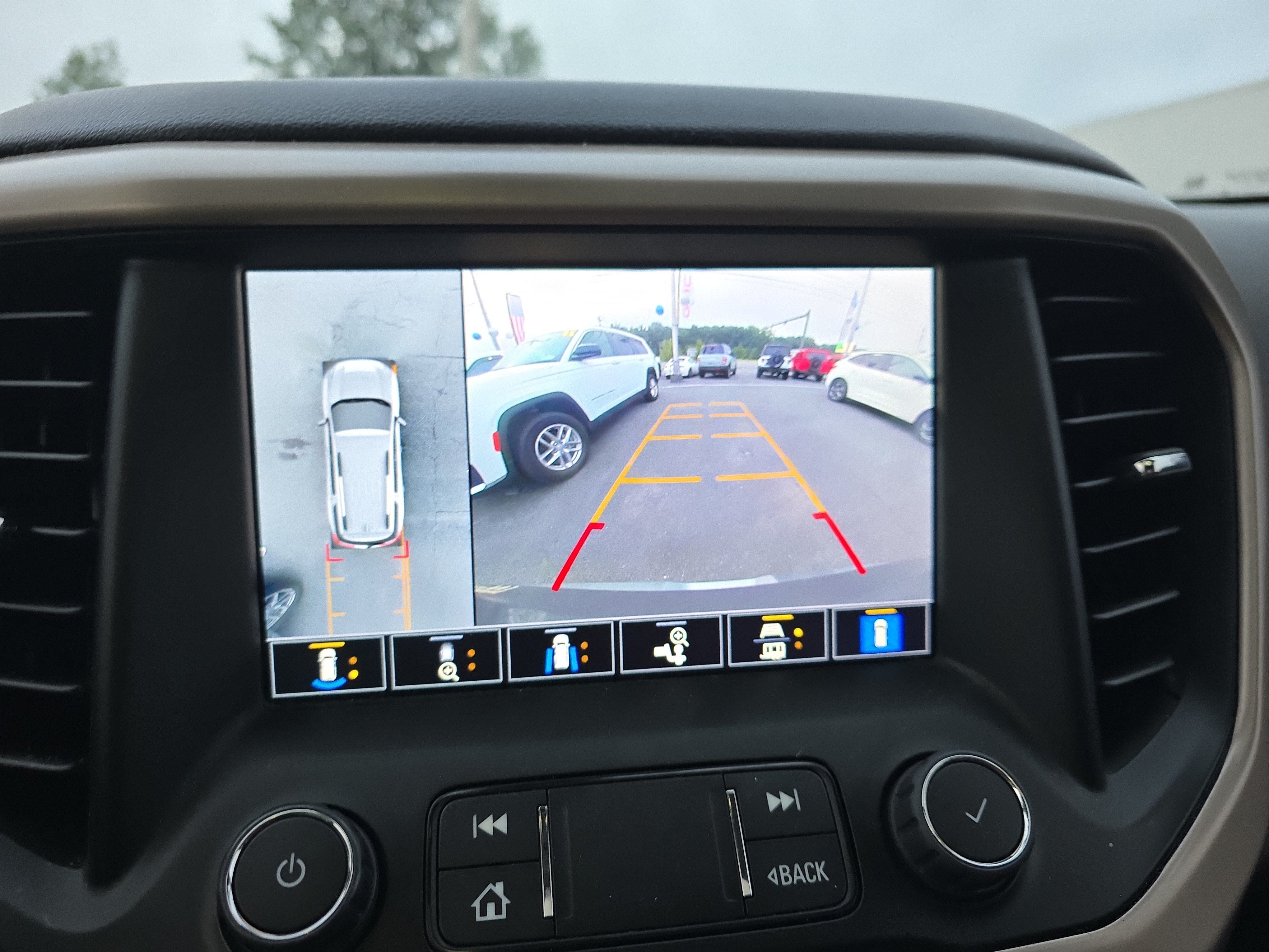 2023 GMC Acadia Denali