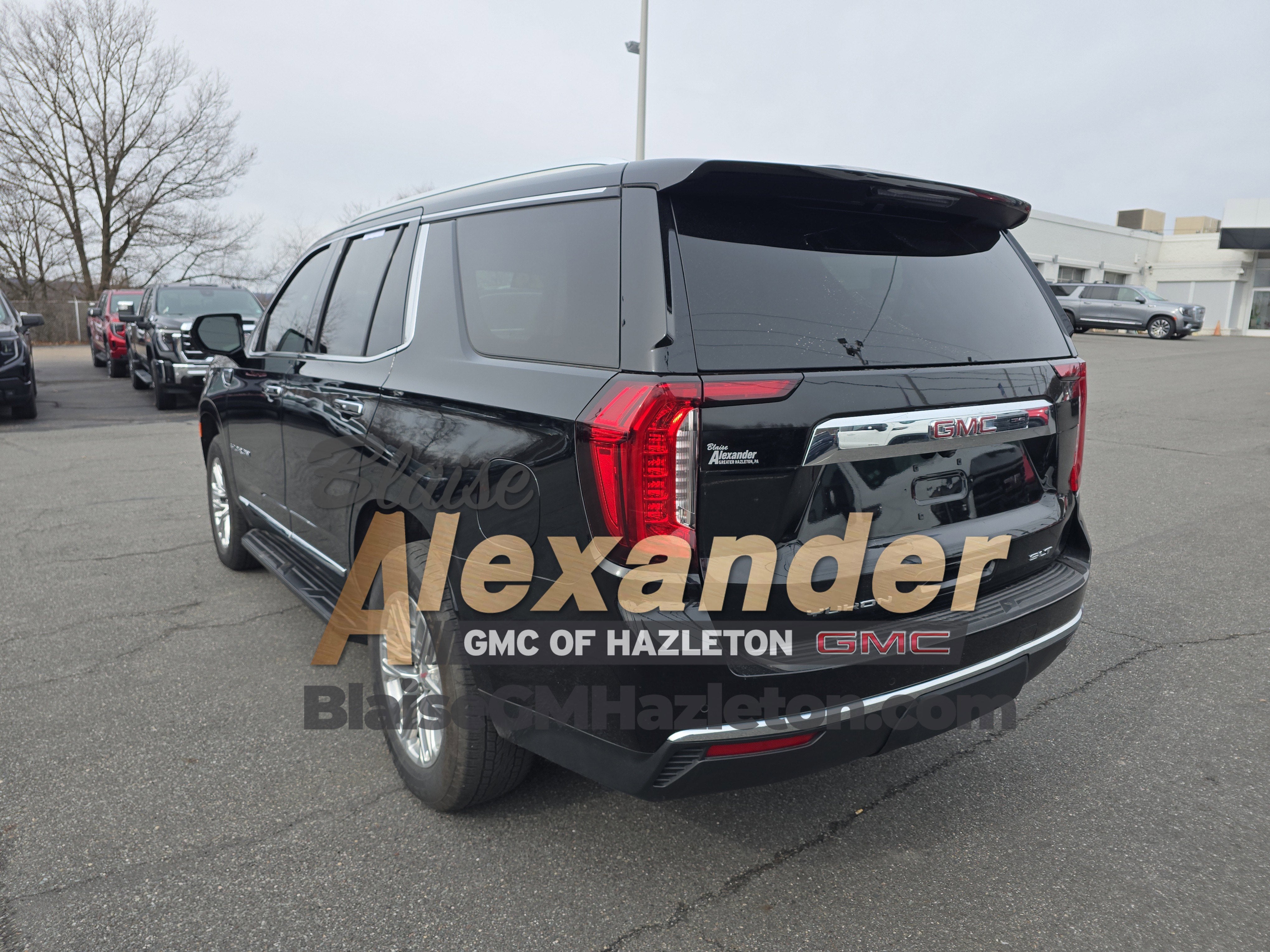2024 GMC Yukon SLT