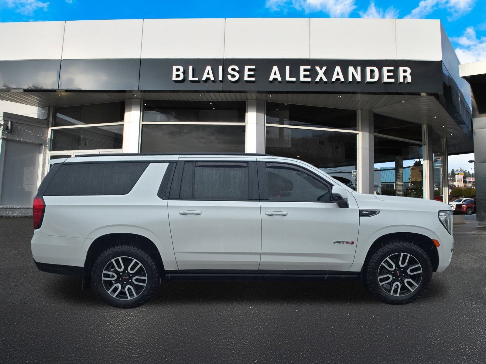 2023 GMC Yukon XL AT4