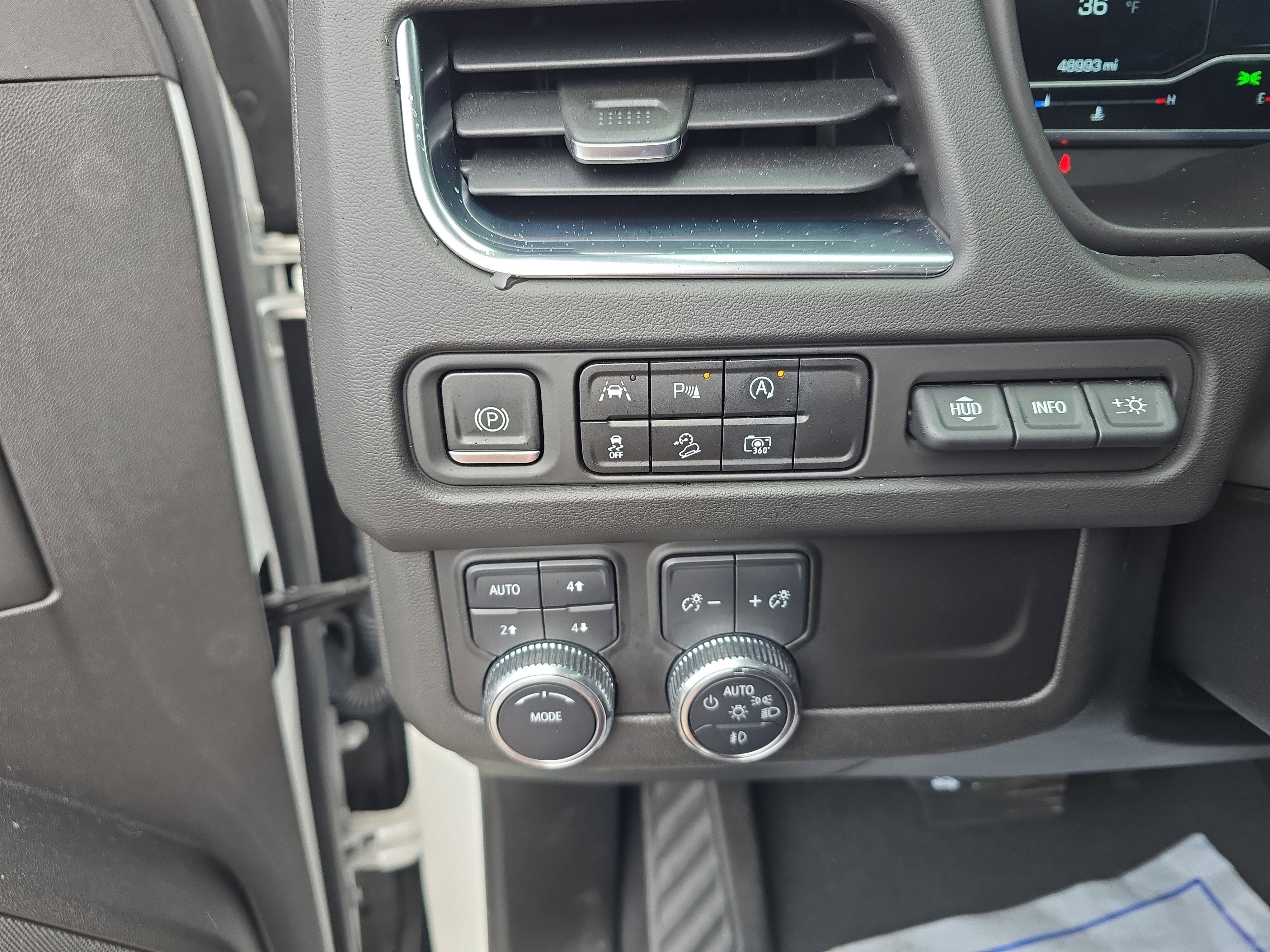 2023 GMC Yukon XL AT4