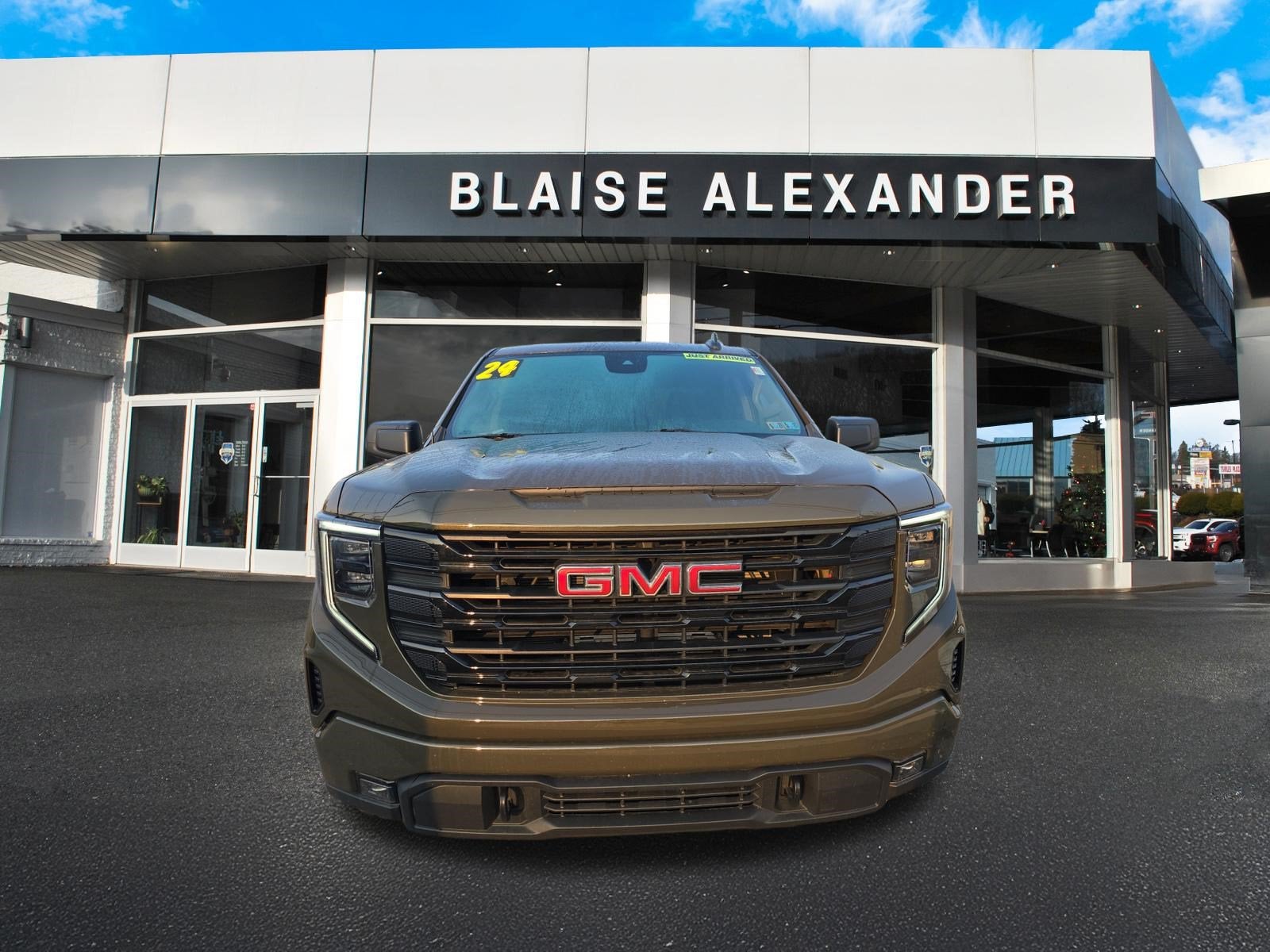 2024 GMC Sierra 1500 Elevation