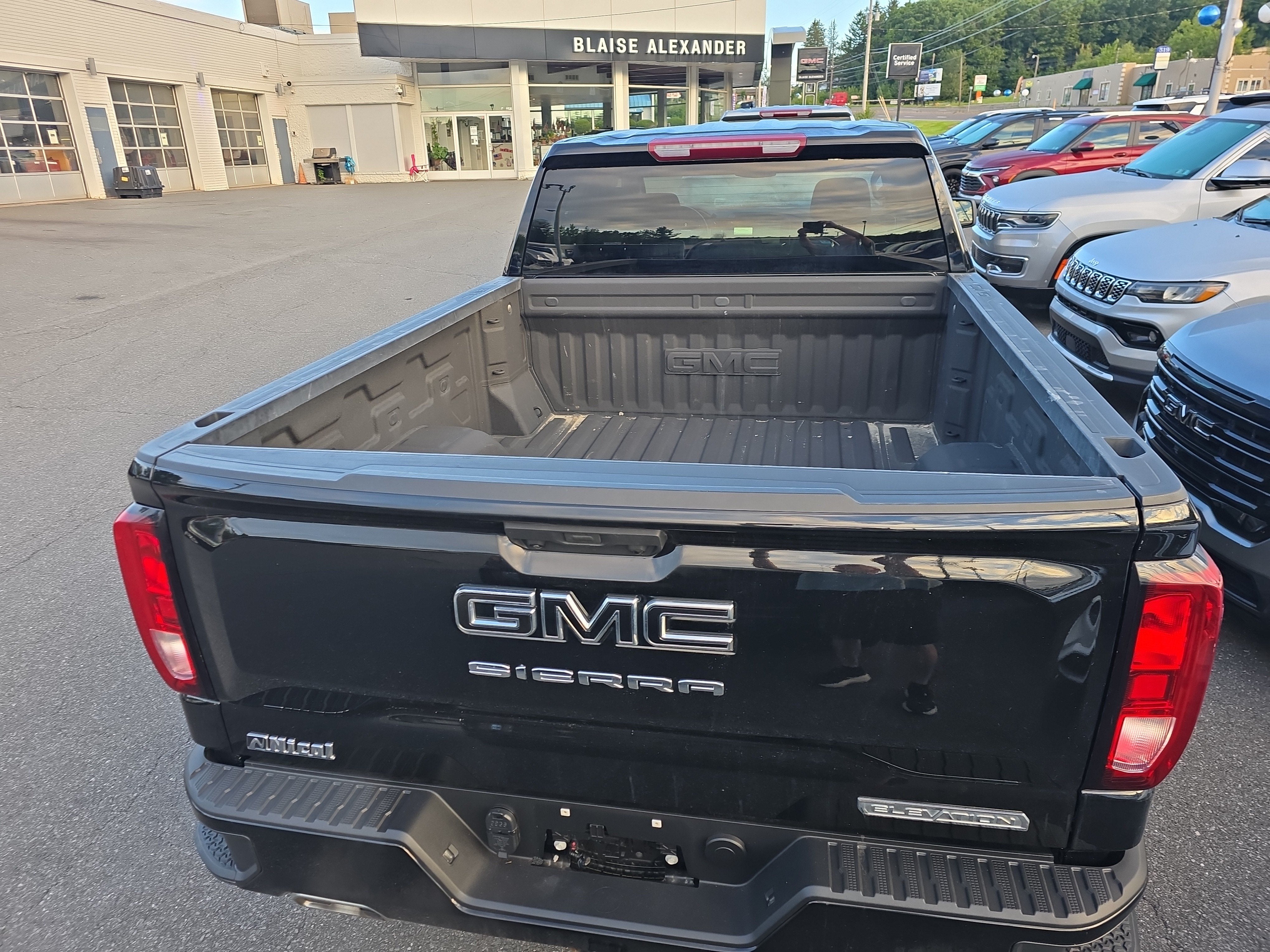 2024 GMC Sierra 1500 Elevation