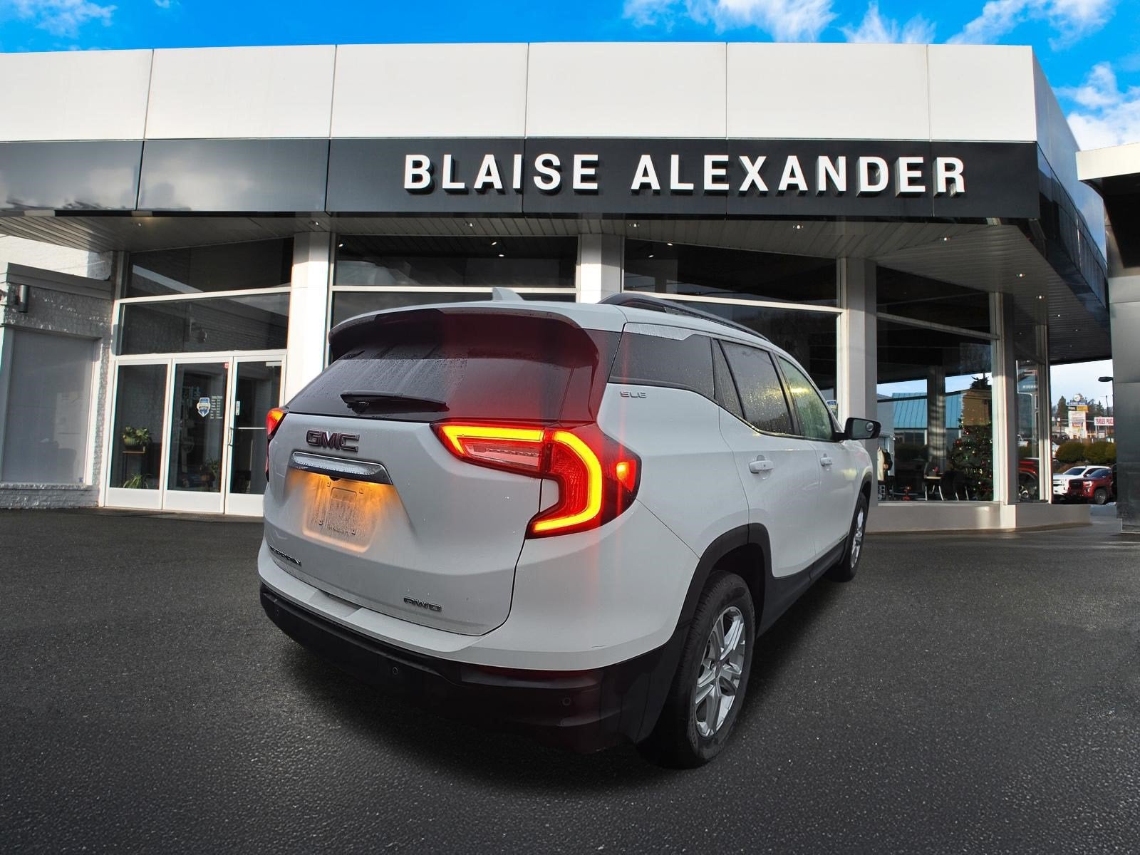 2023 GMC Terrain SLE