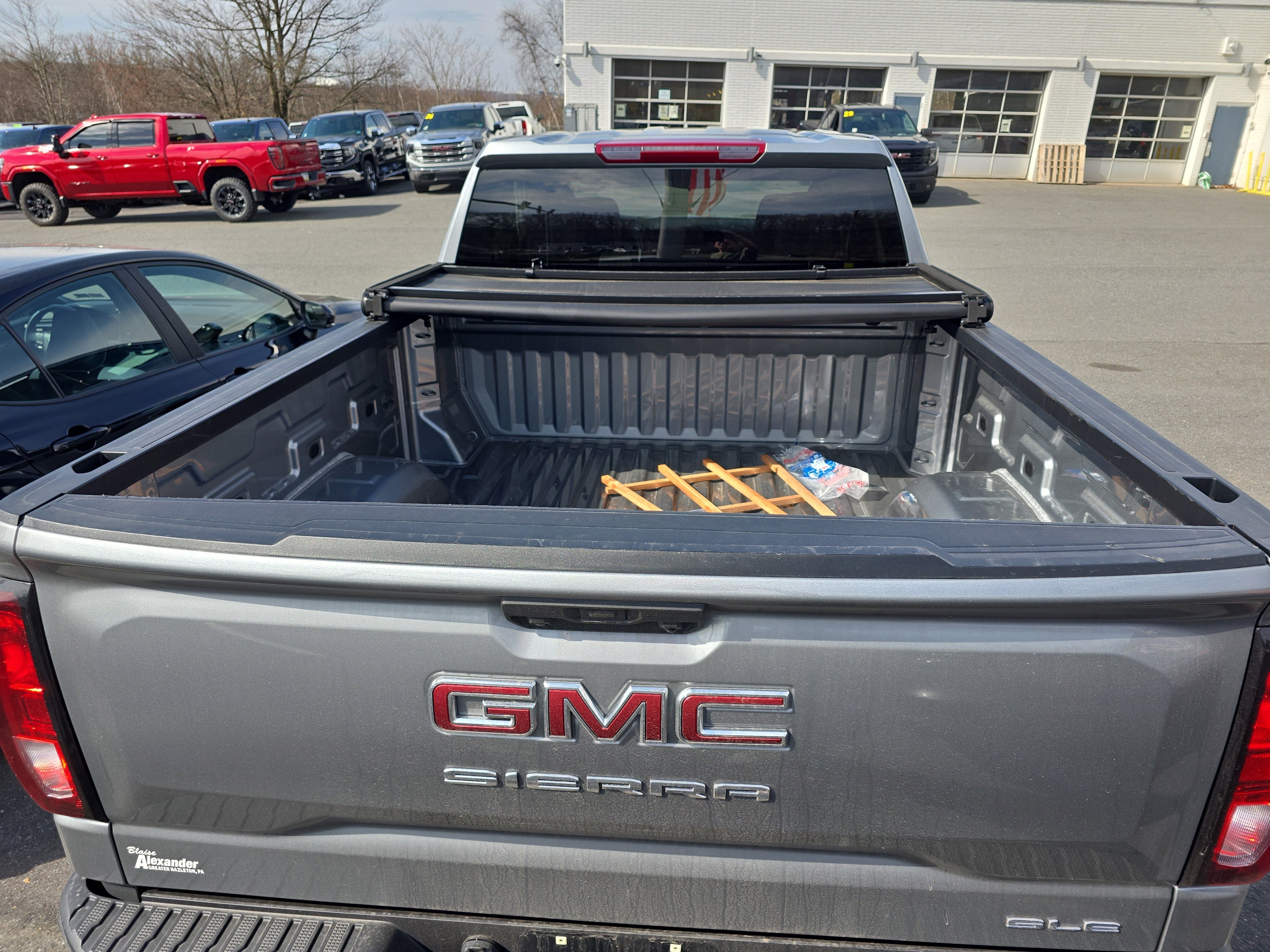 2026 GMC Sierra 1500 SLE