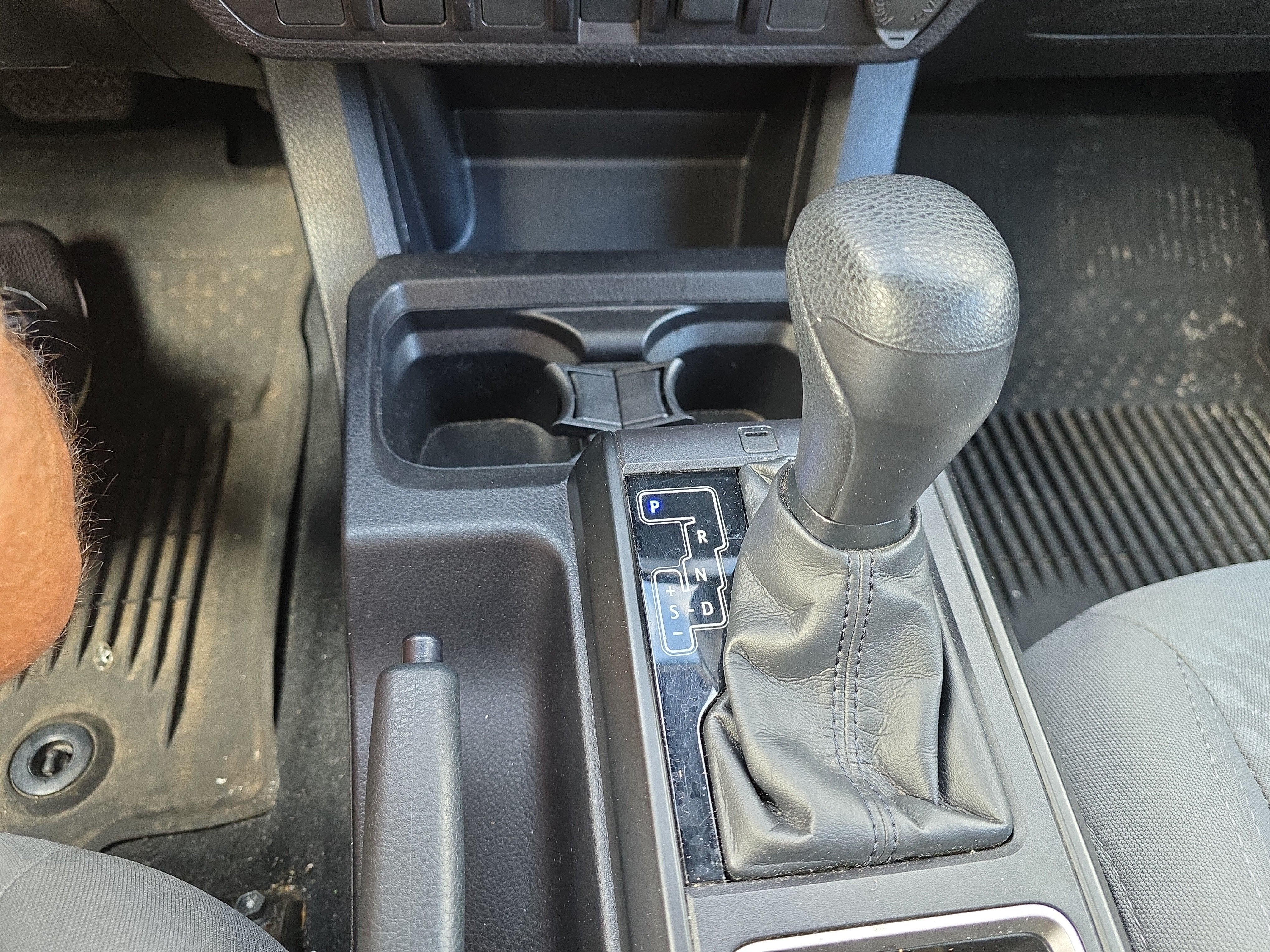 2022 Toyota Tacoma 4WD SR