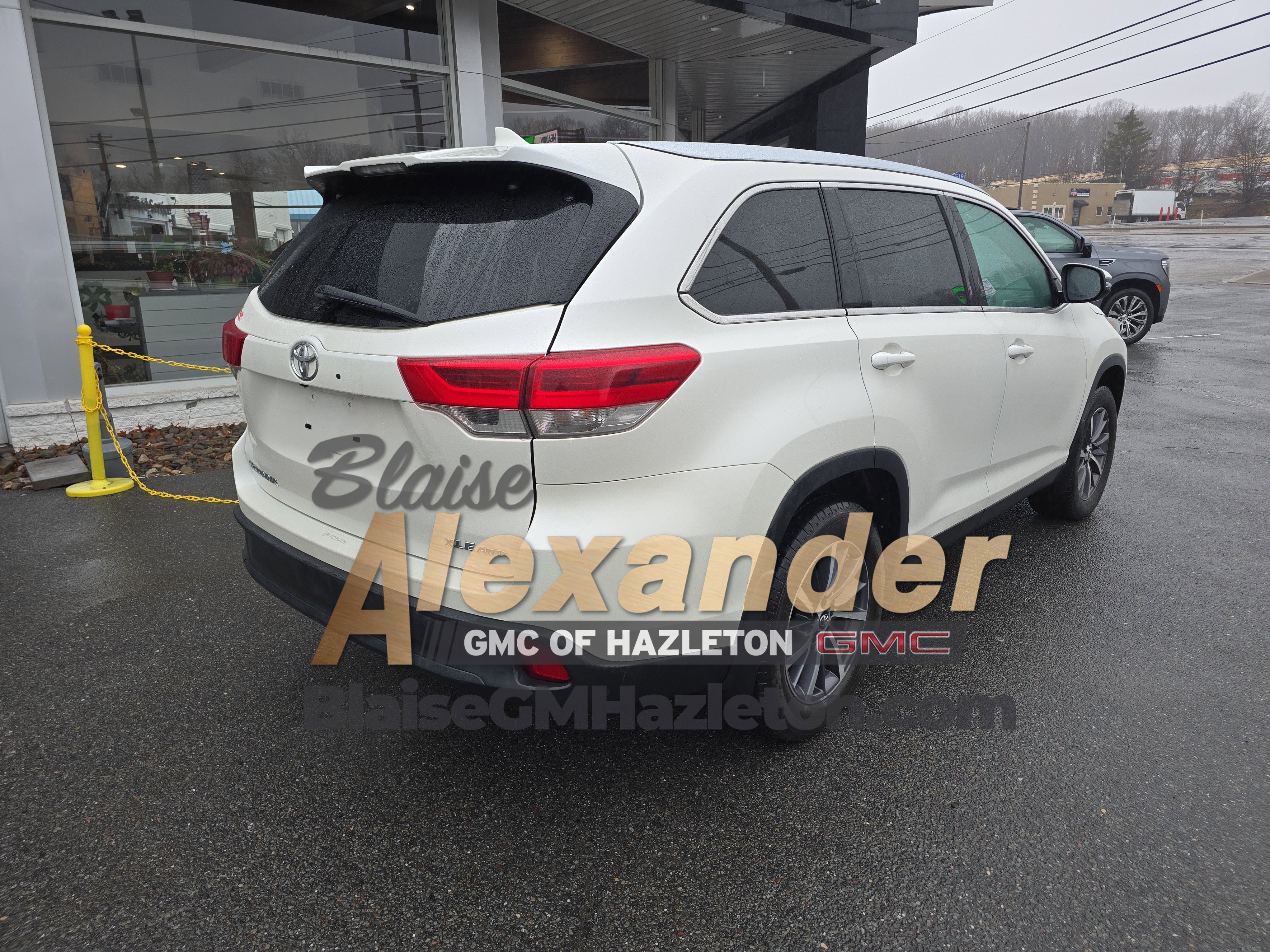 2019 Toyota Highlander SE