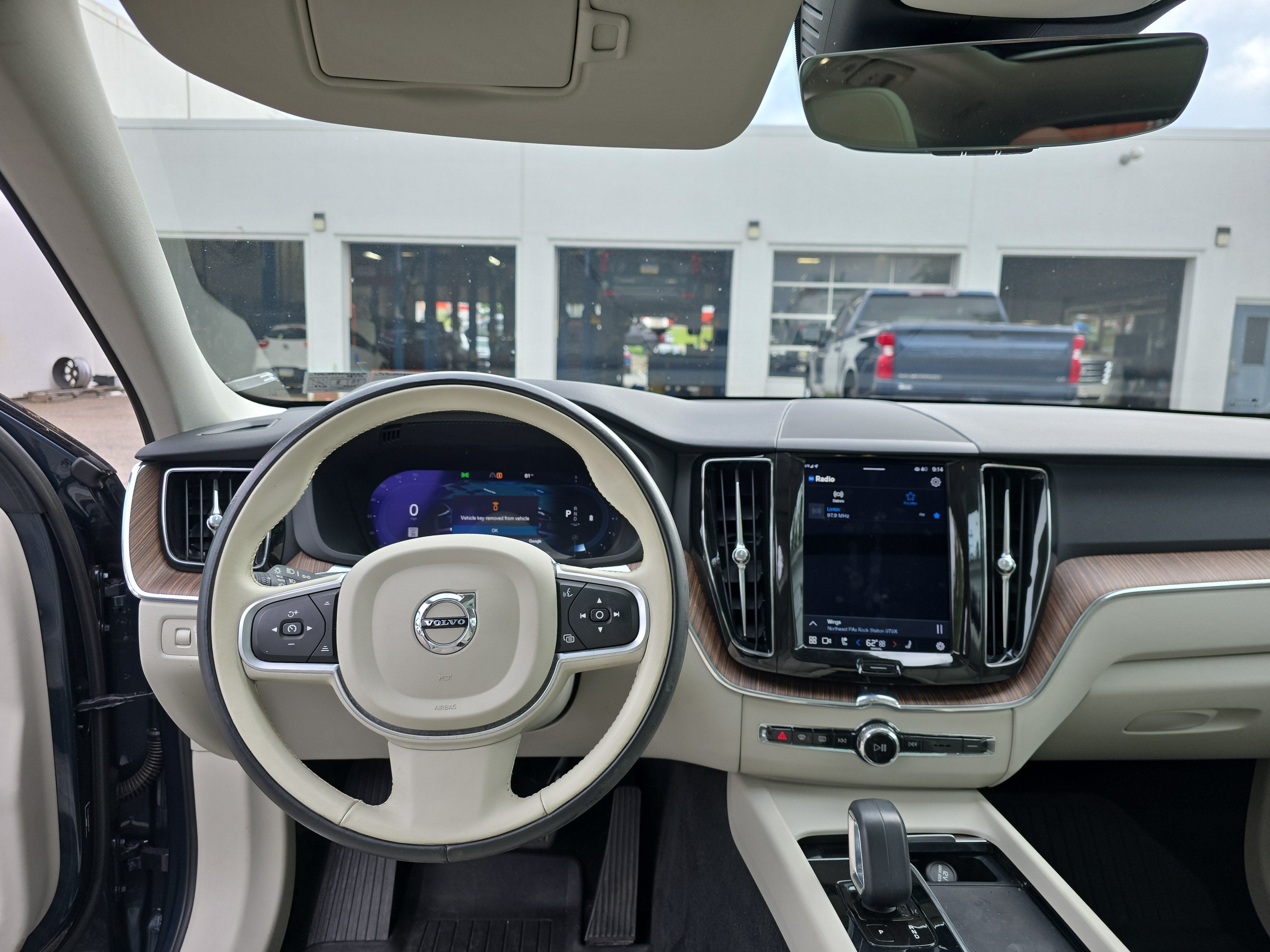 2022 Volvo XC60 Momentum