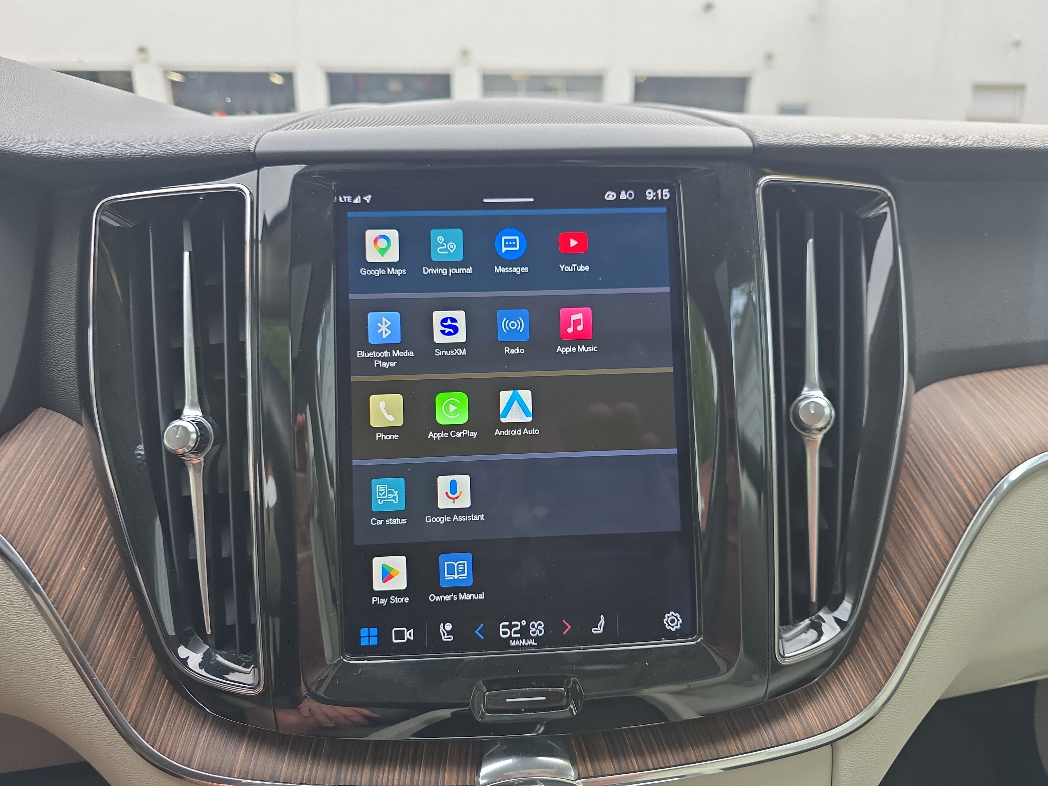 2022 Volvo XC60 Momentum