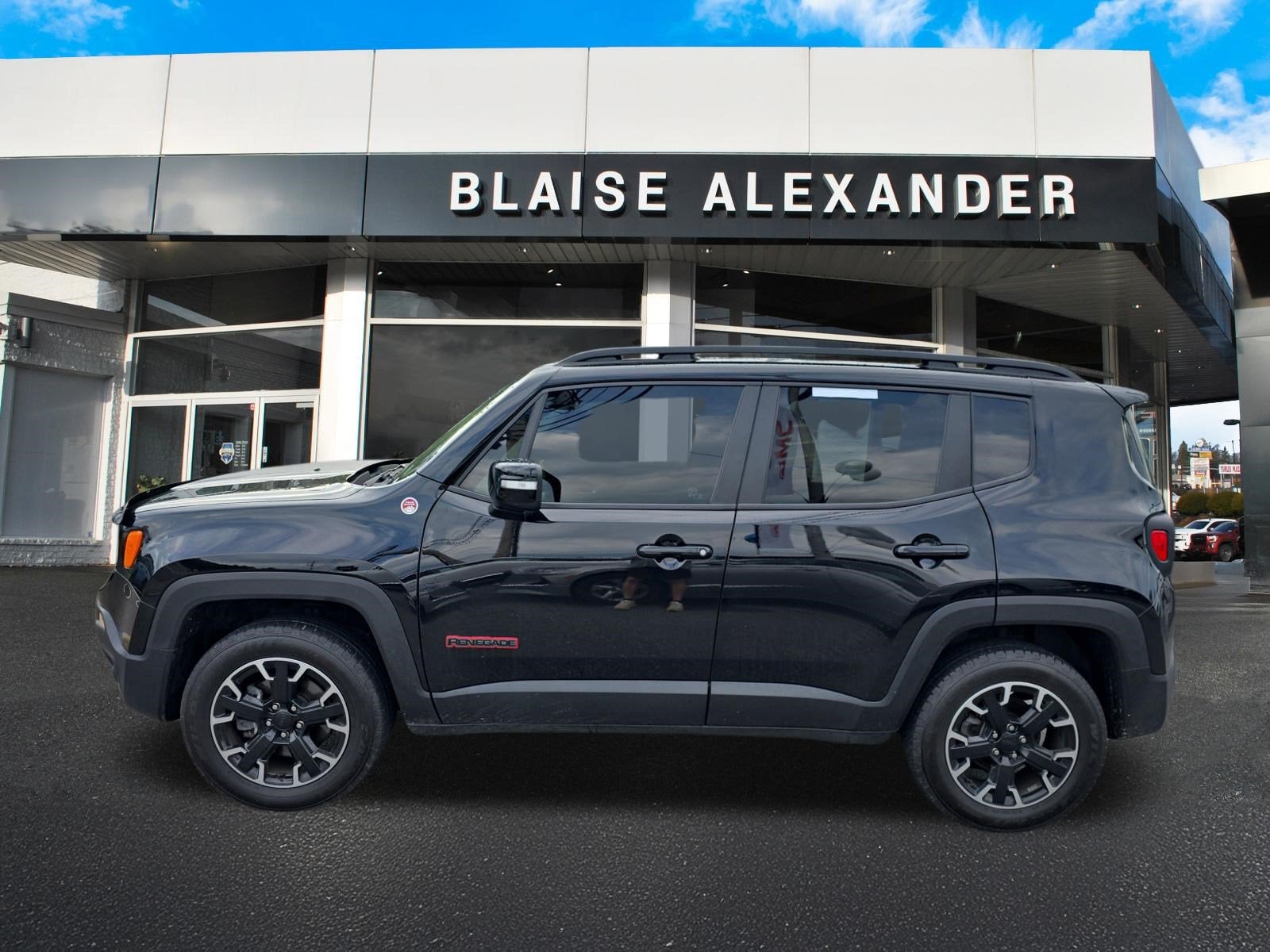 2023 Jeep Renegade Trailhawk