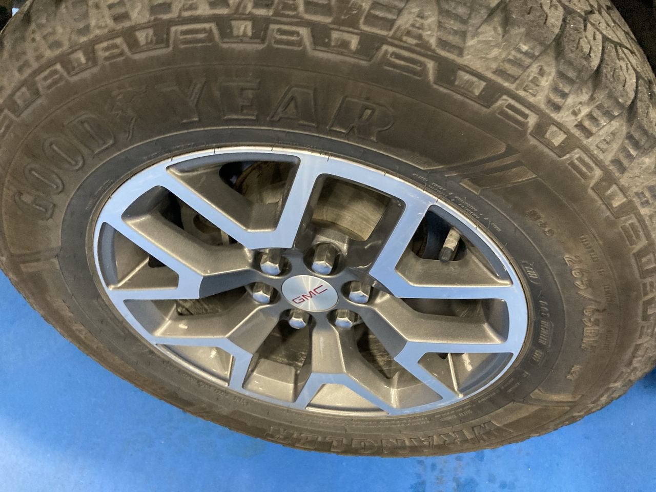 2022 GMC Canyon AT4 - Leather