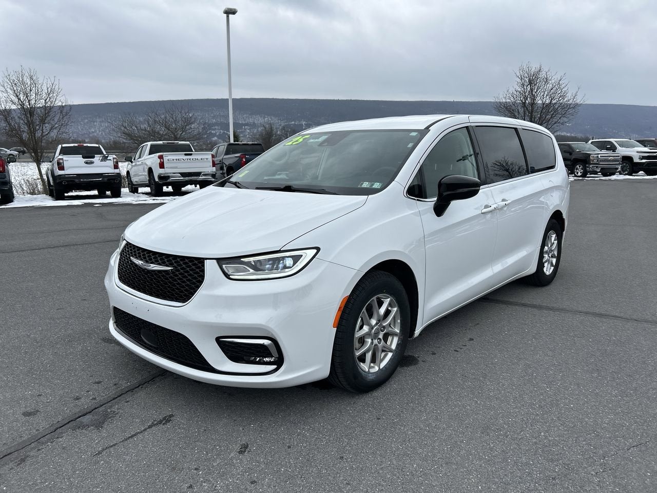 2024 Chrysler Pacifica Touring L