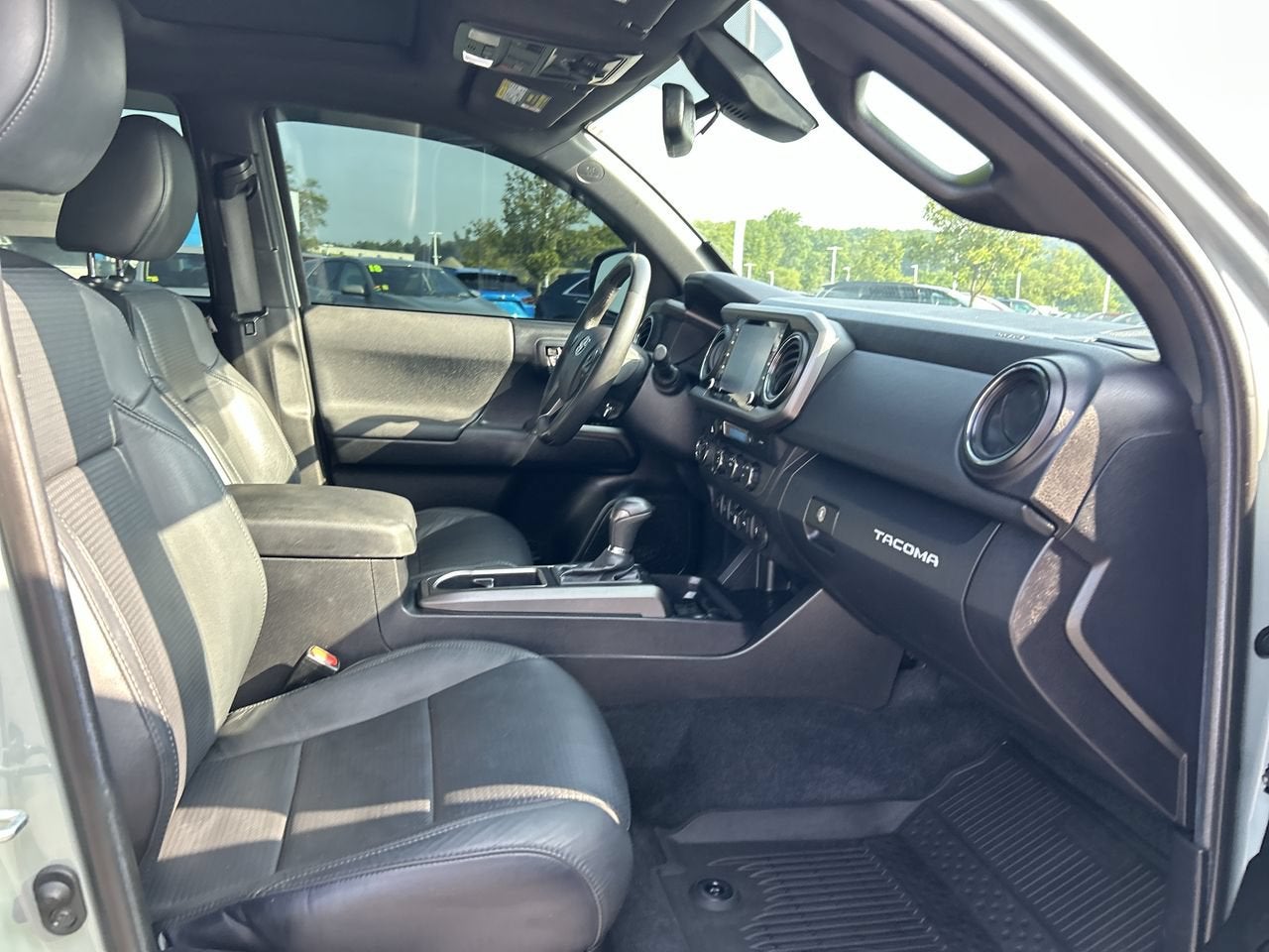 2022 Toyota Tacoma 4WD SR