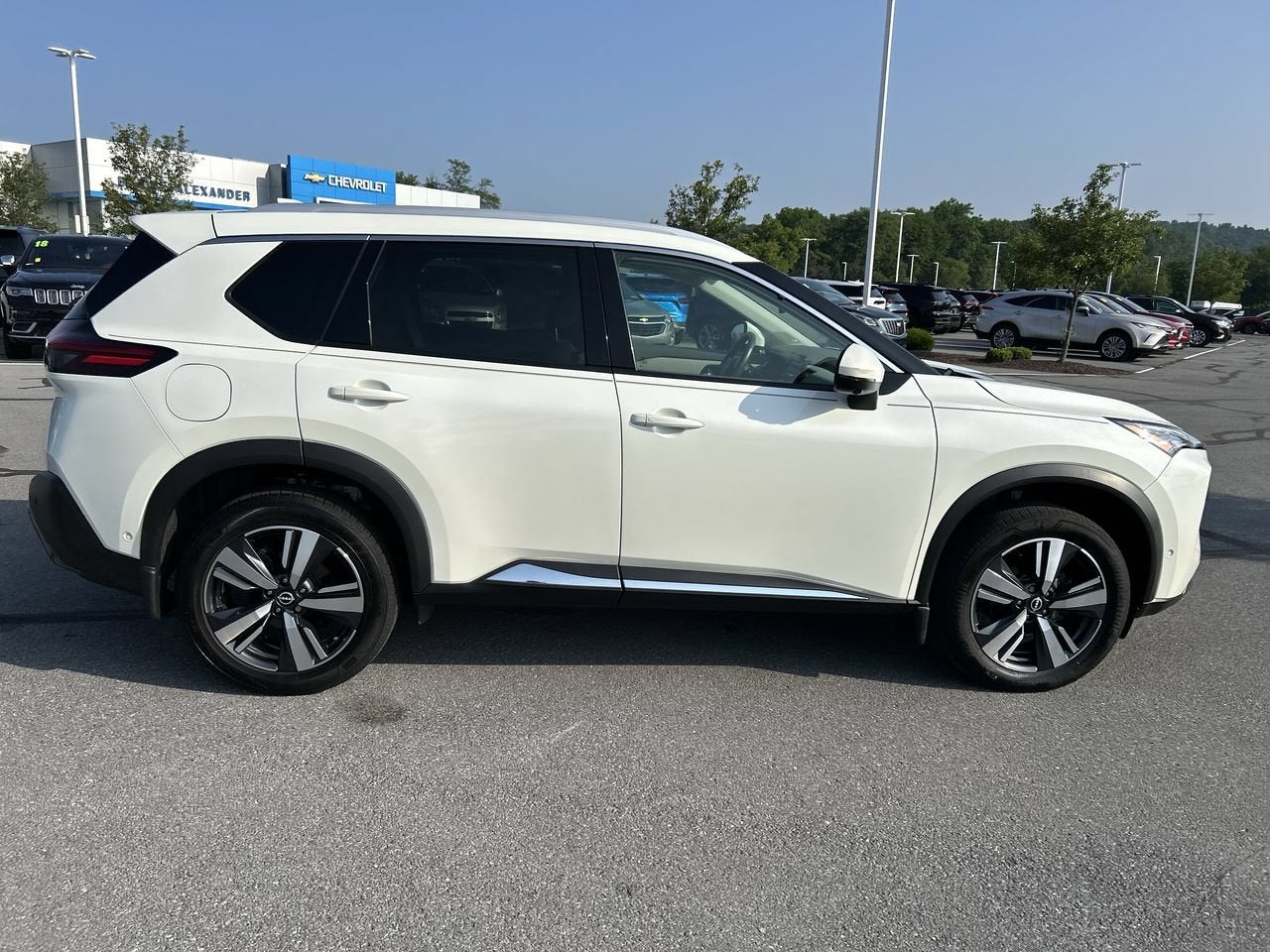 2023 Nissan Rogue SL