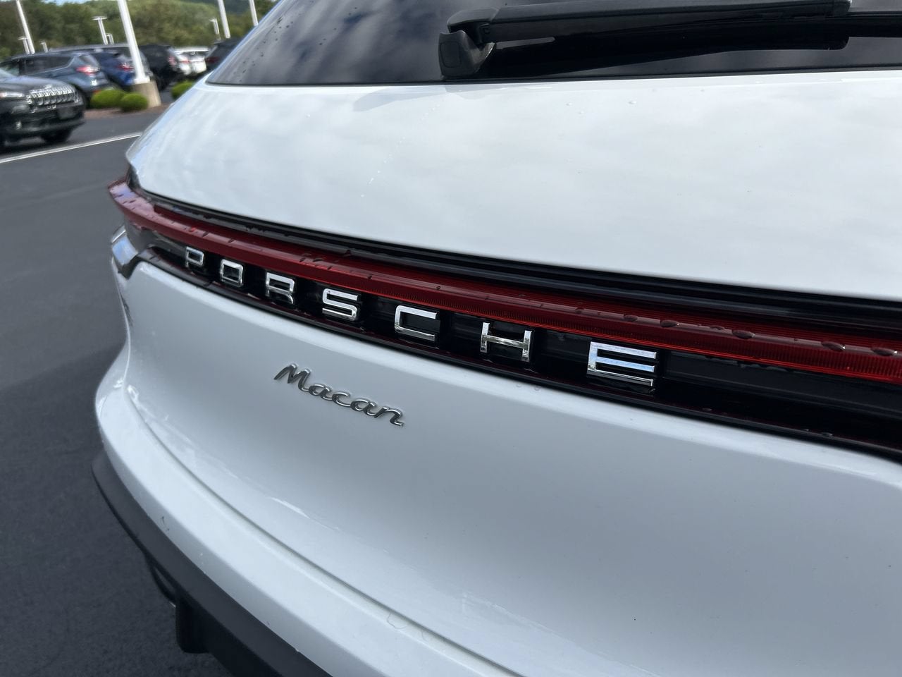 2025 Porsche Macan 4DR AWD