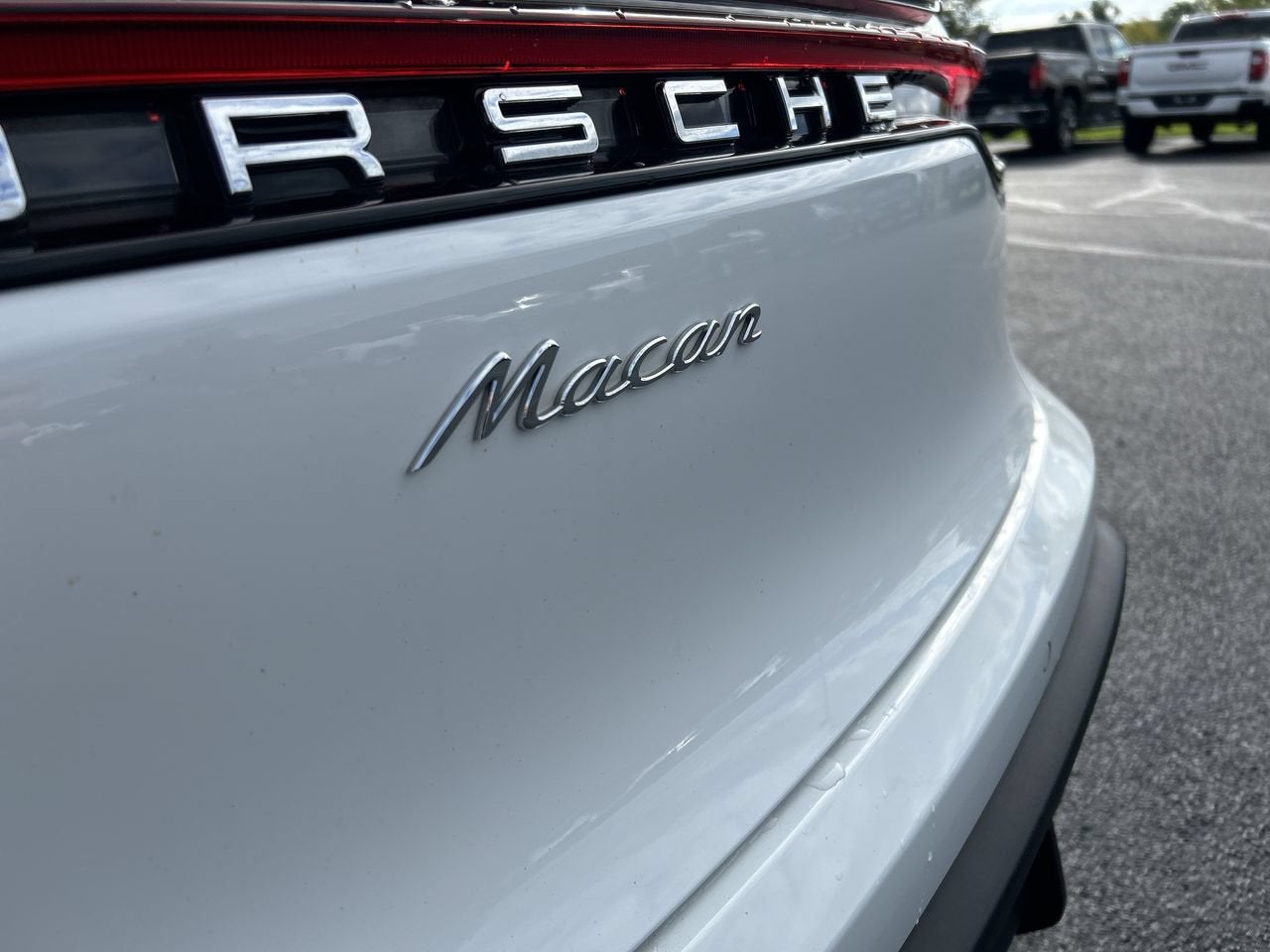 2025 Porsche Macan 4DR AWD