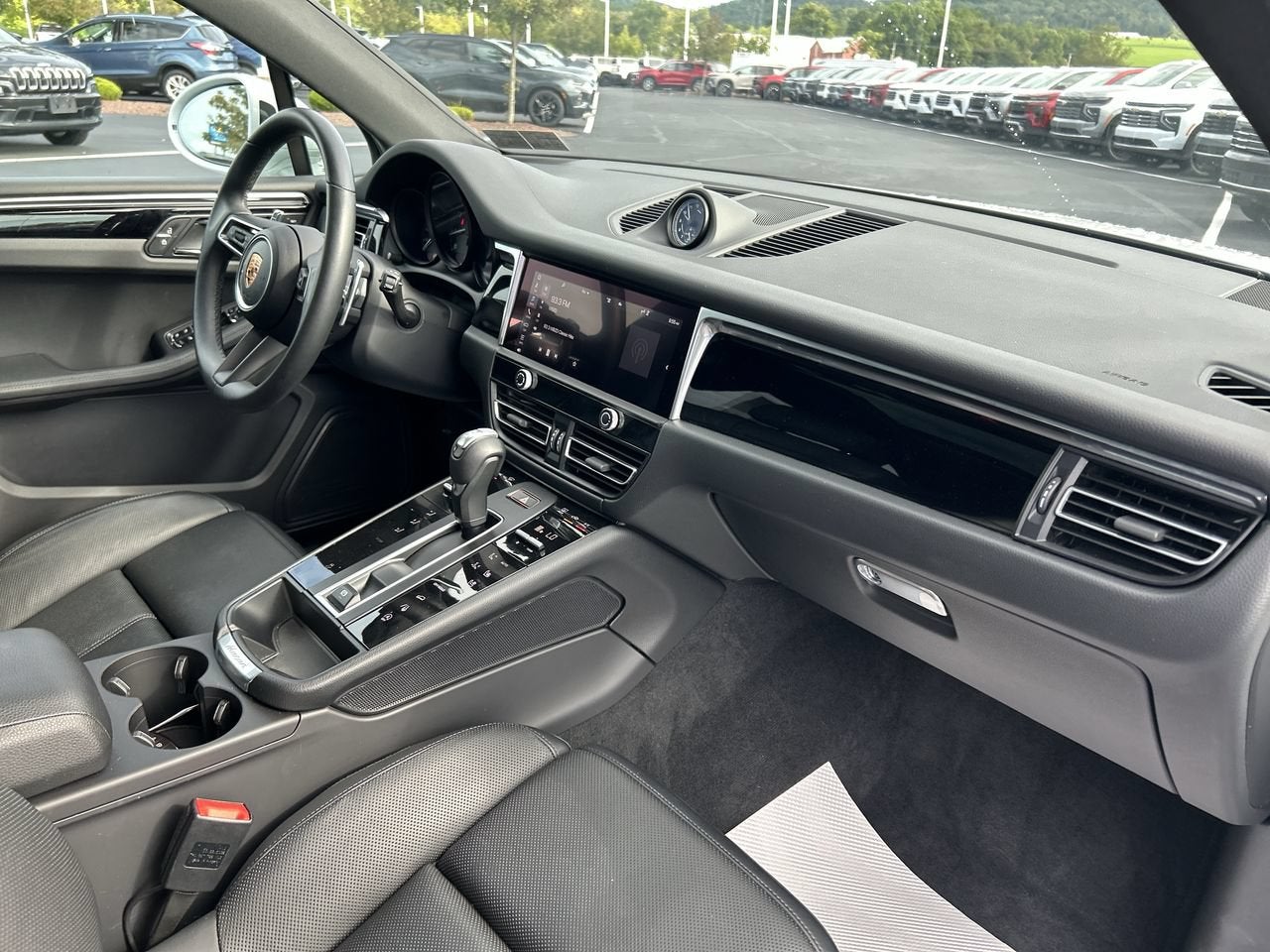 2025 Porsche Macan 4DR AWD