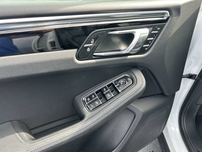 2025 Porsche Macan 4DR AWD