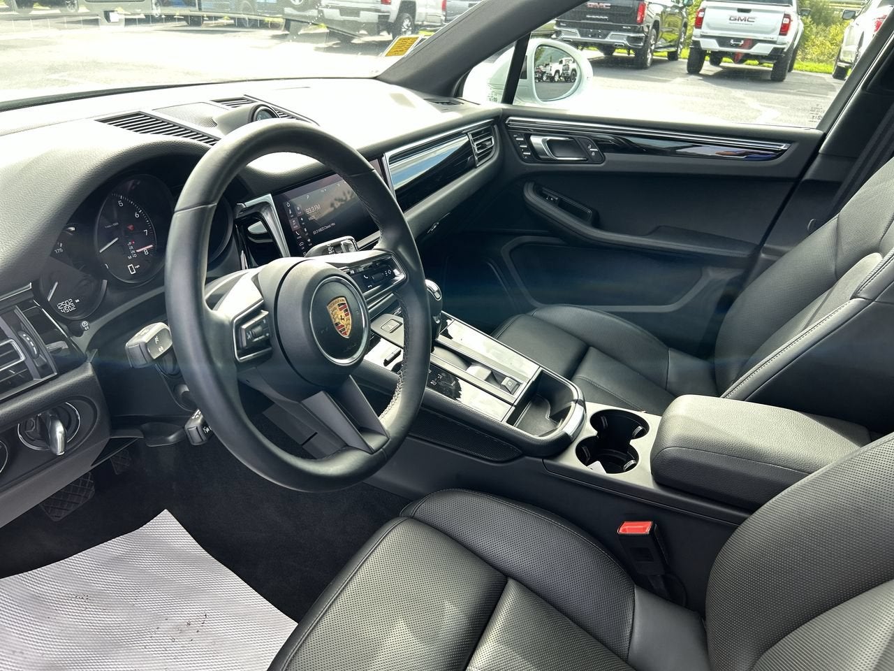 2025 Porsche Macan 4DR AWD