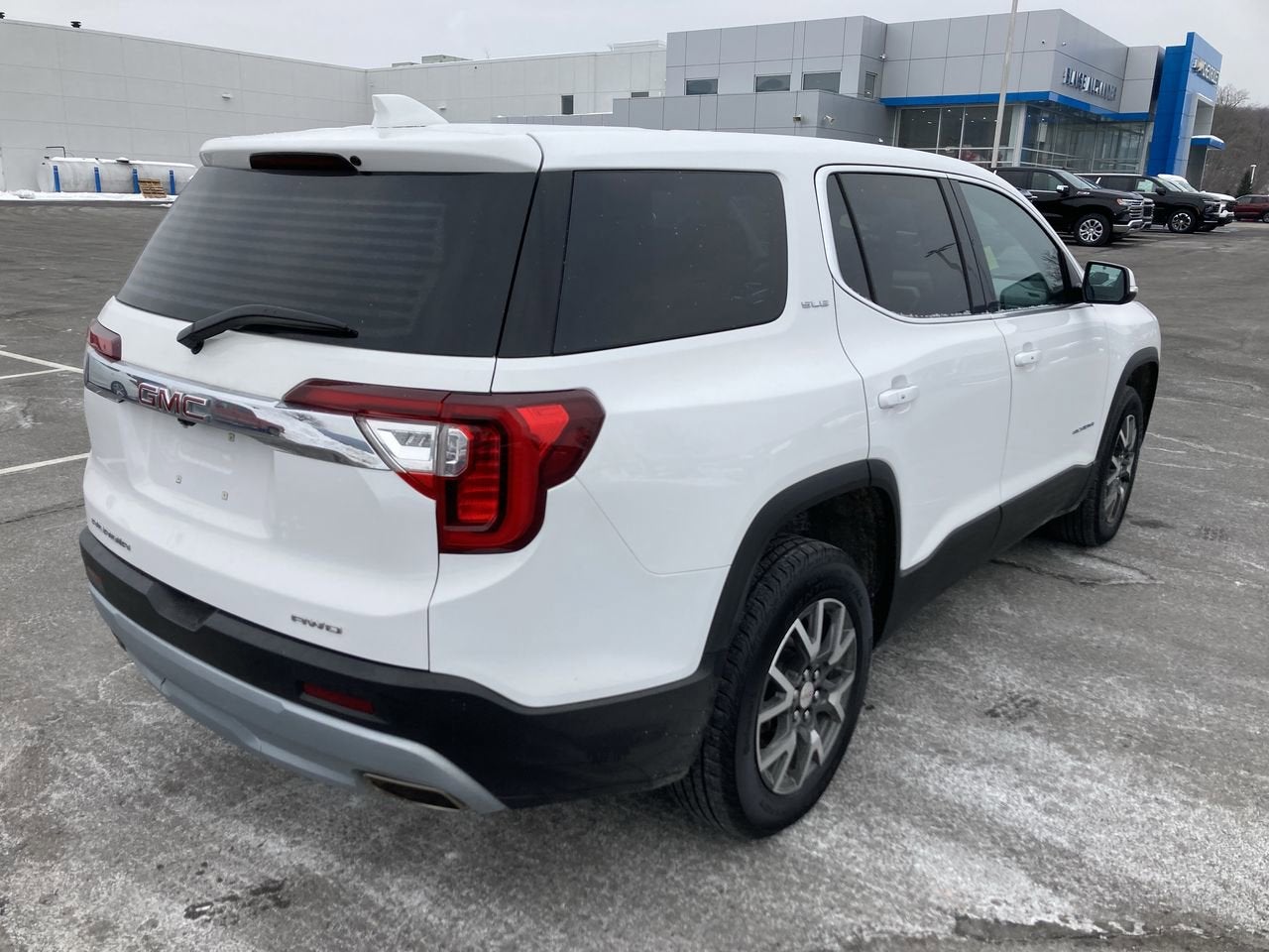 2023 GMC Acadia SLE
