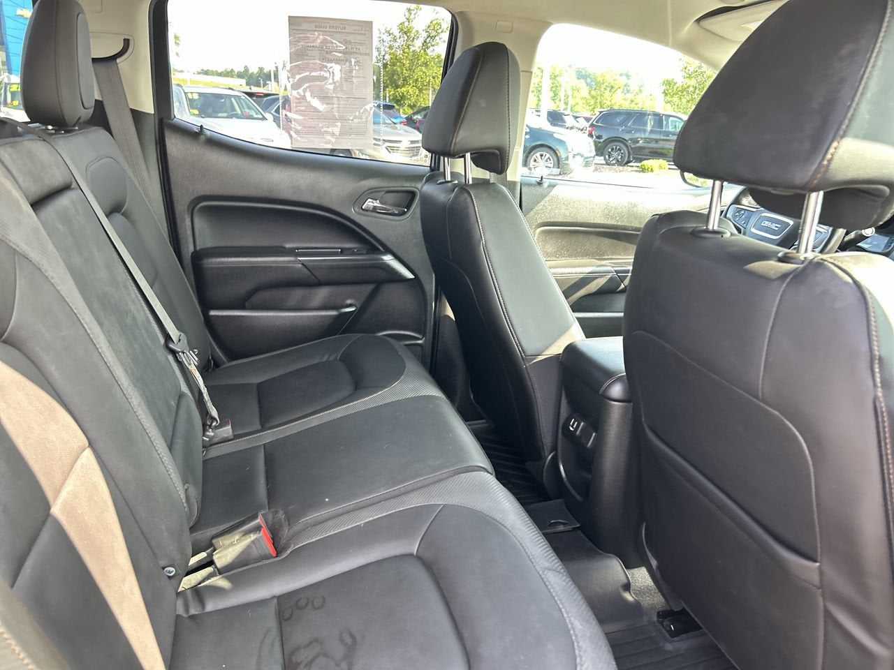 2022 GMC Canyon 4WD AT4 w/Leather