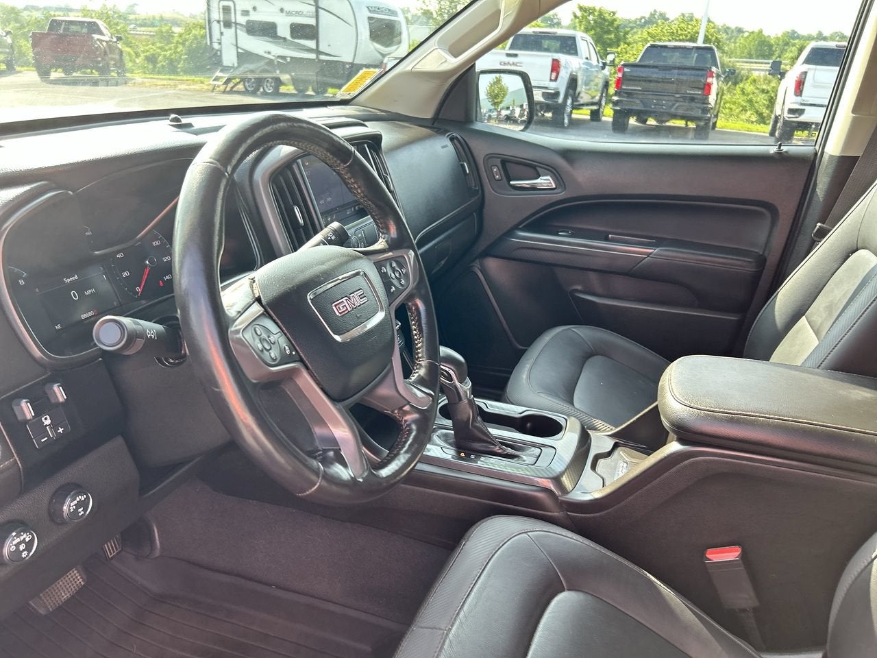 2022 GMC Canyon 4WD AT4 w/Leather
