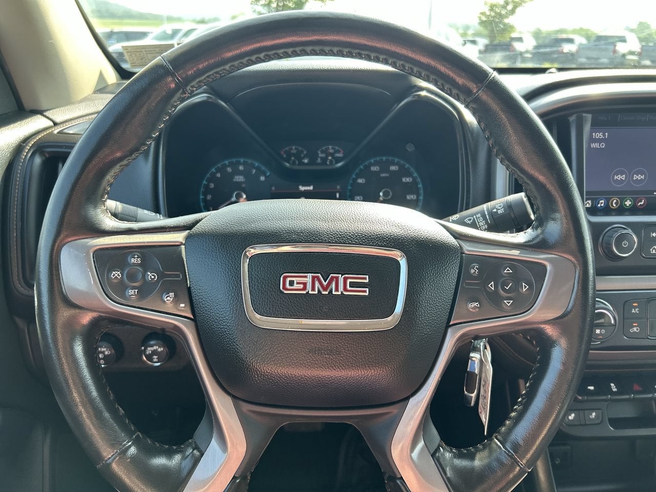 2022 GMC Canyon 4WD AT4 w/Leather