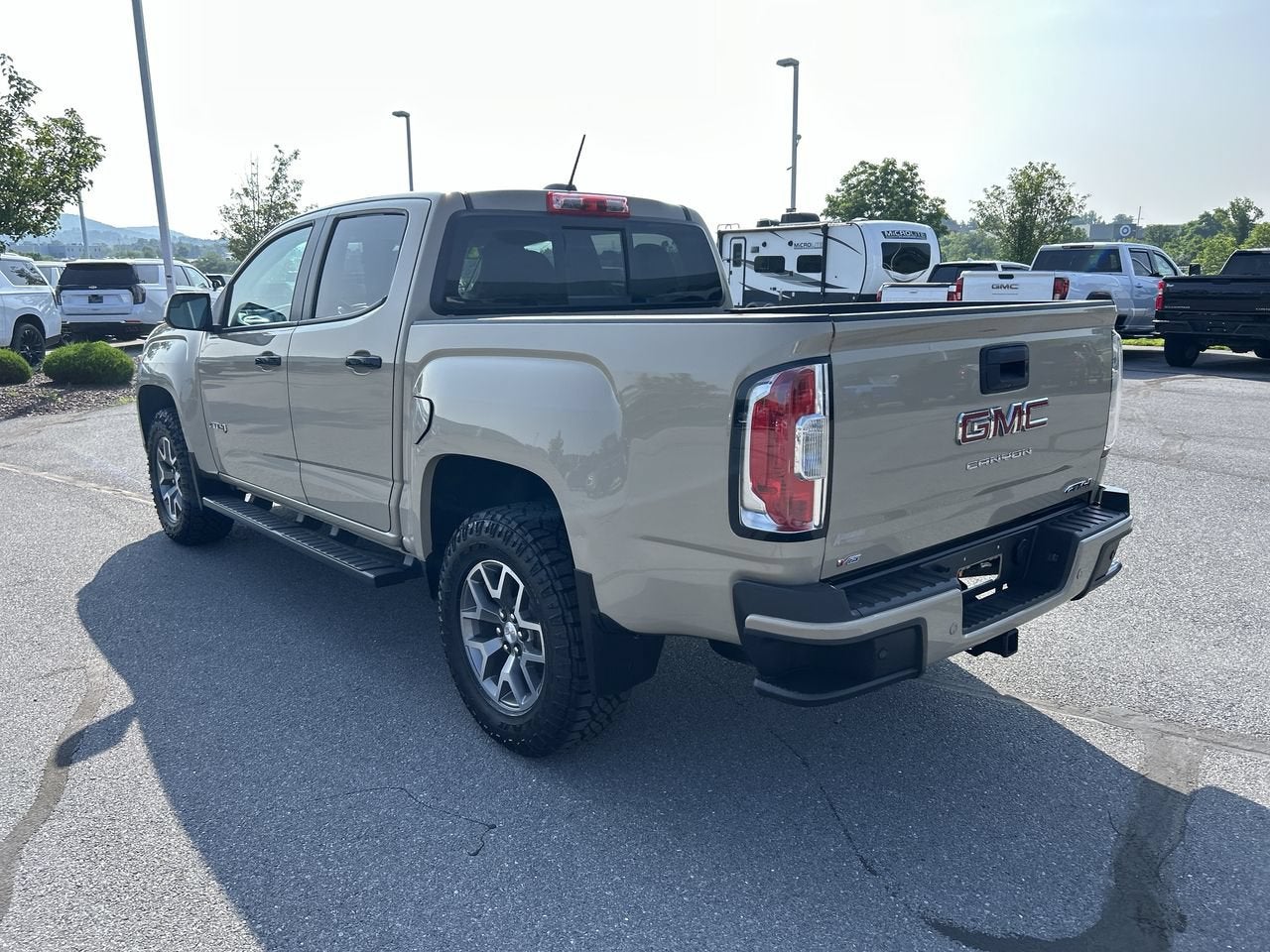 2022 GMC Canyon 4WD AT4 w/Leather
