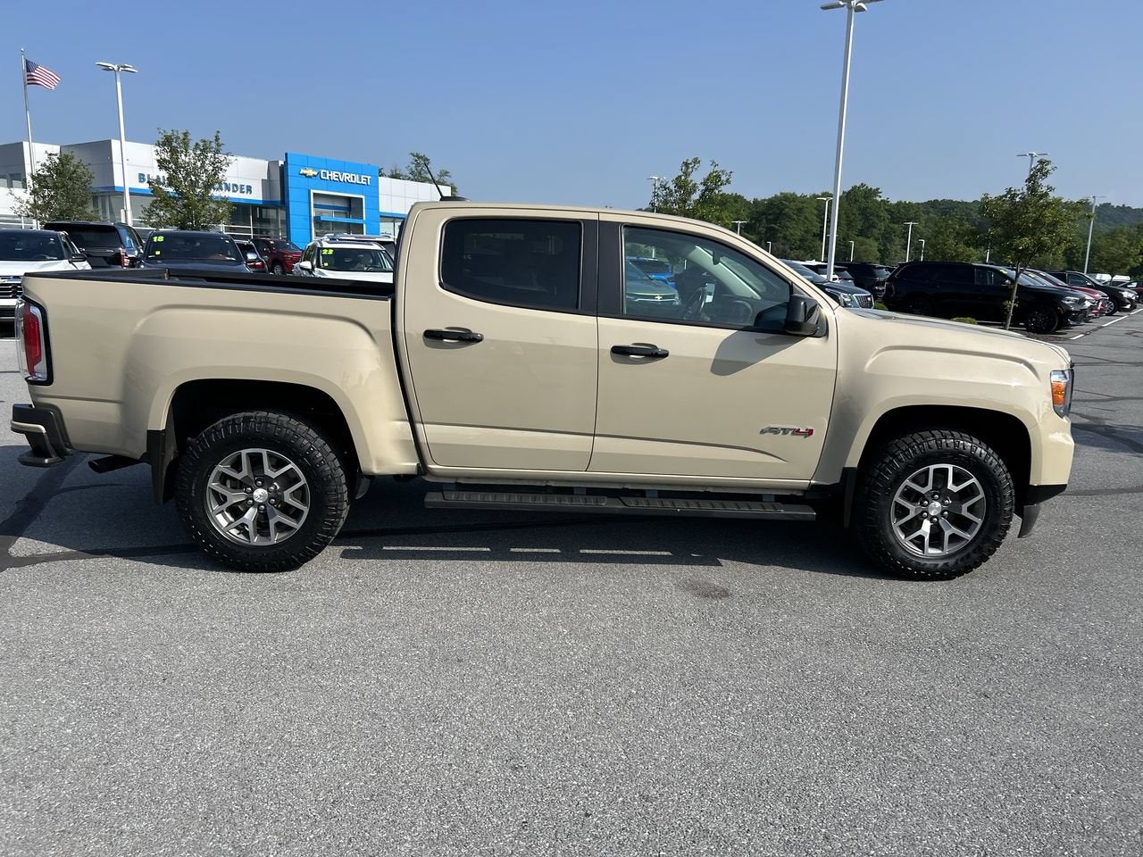 2022 GMC Canyon 4WD AT4 w/Leather