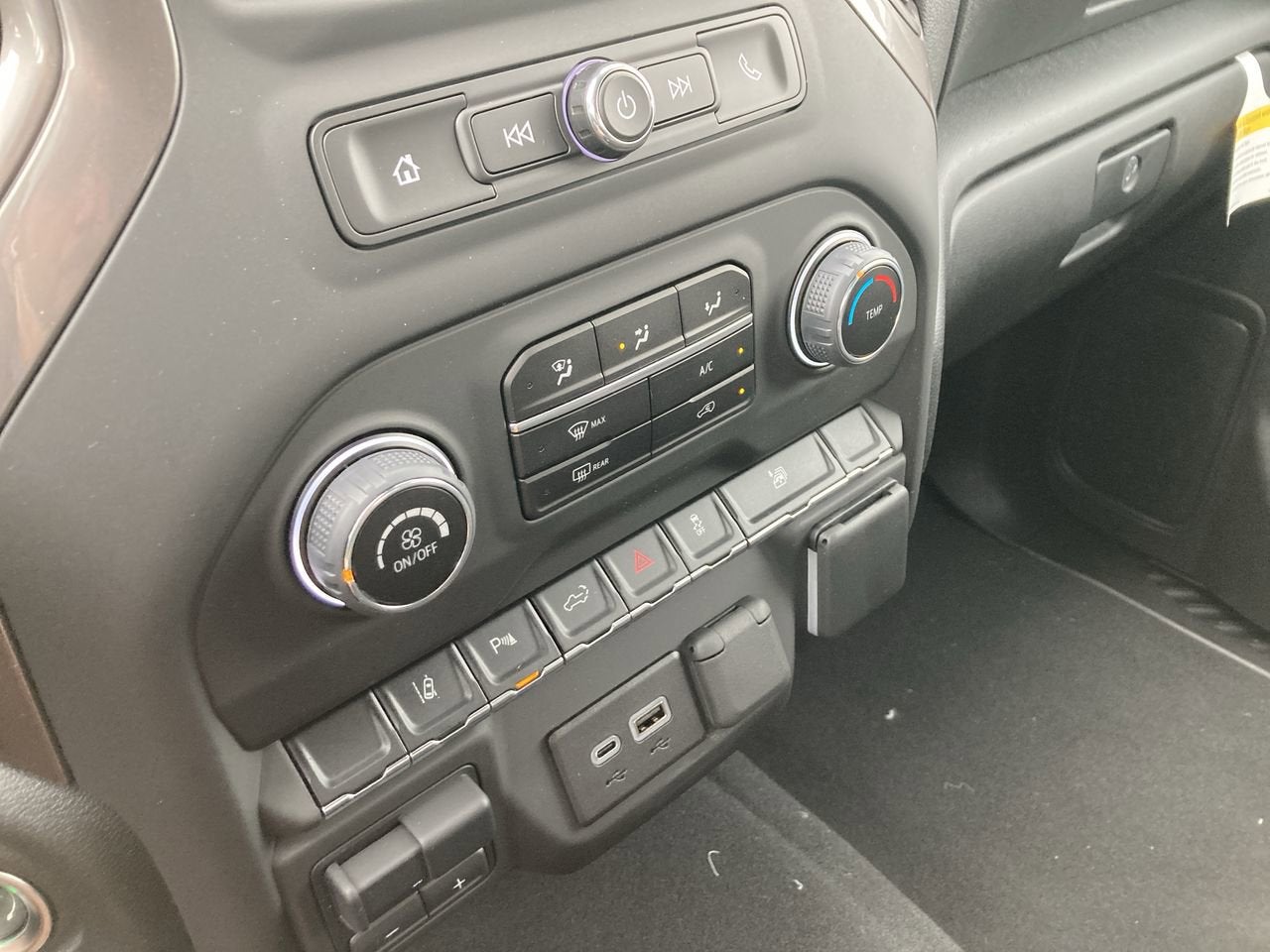 2024 Chevrolet Silverado 2500HD Custom