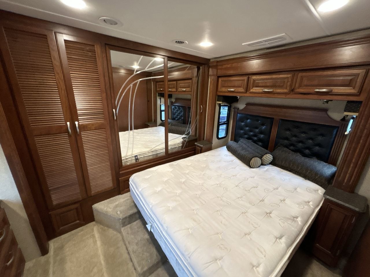 2015 FOREST RIVER BERKSHIRE XL 40BH