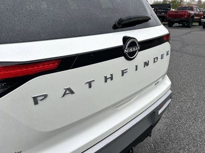 2022 Nissan Pathfinder SL
