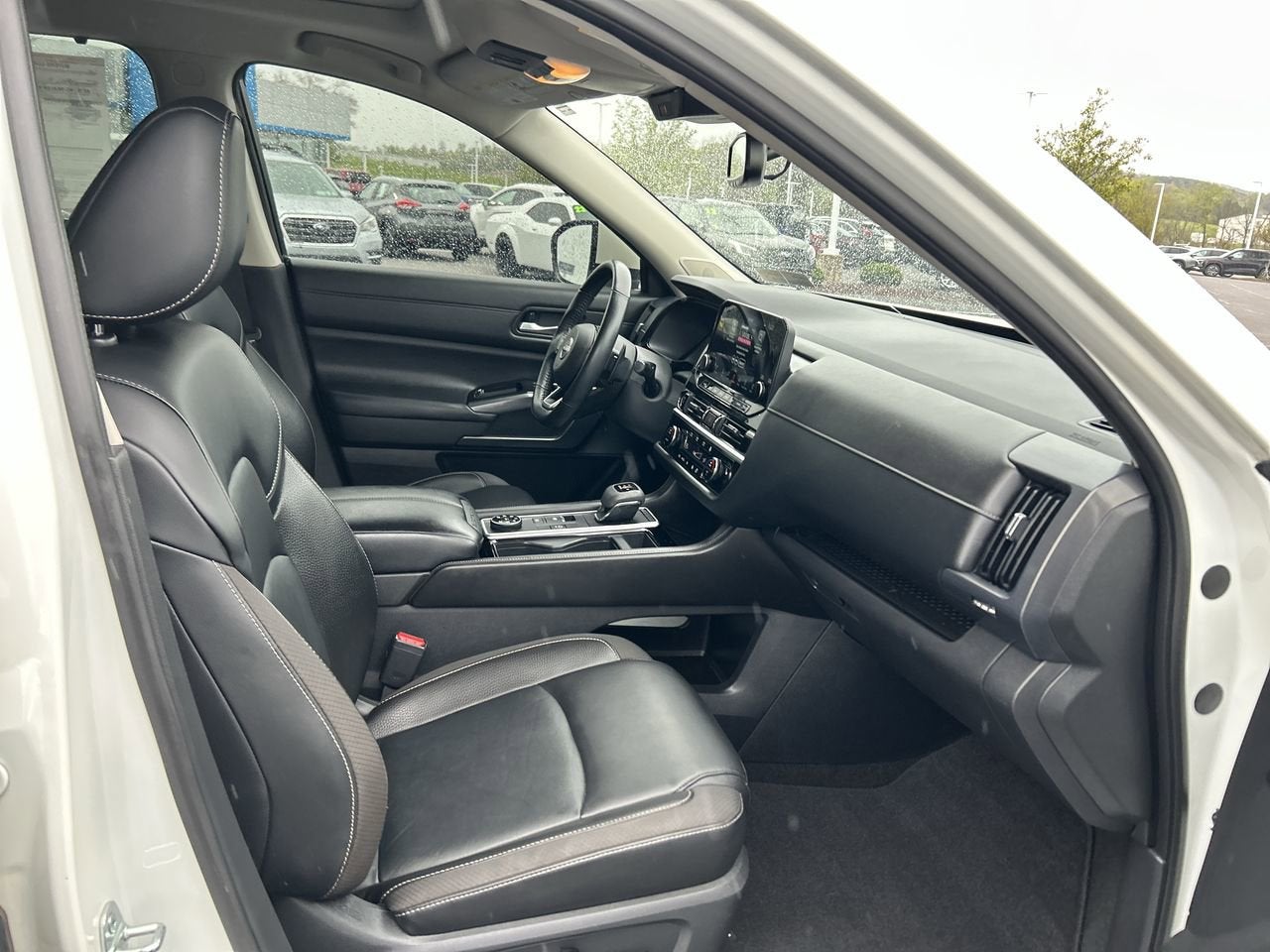 2022 Nissan Pathfinder SL