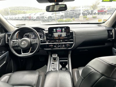 2022 Nissan Pathfinder SL