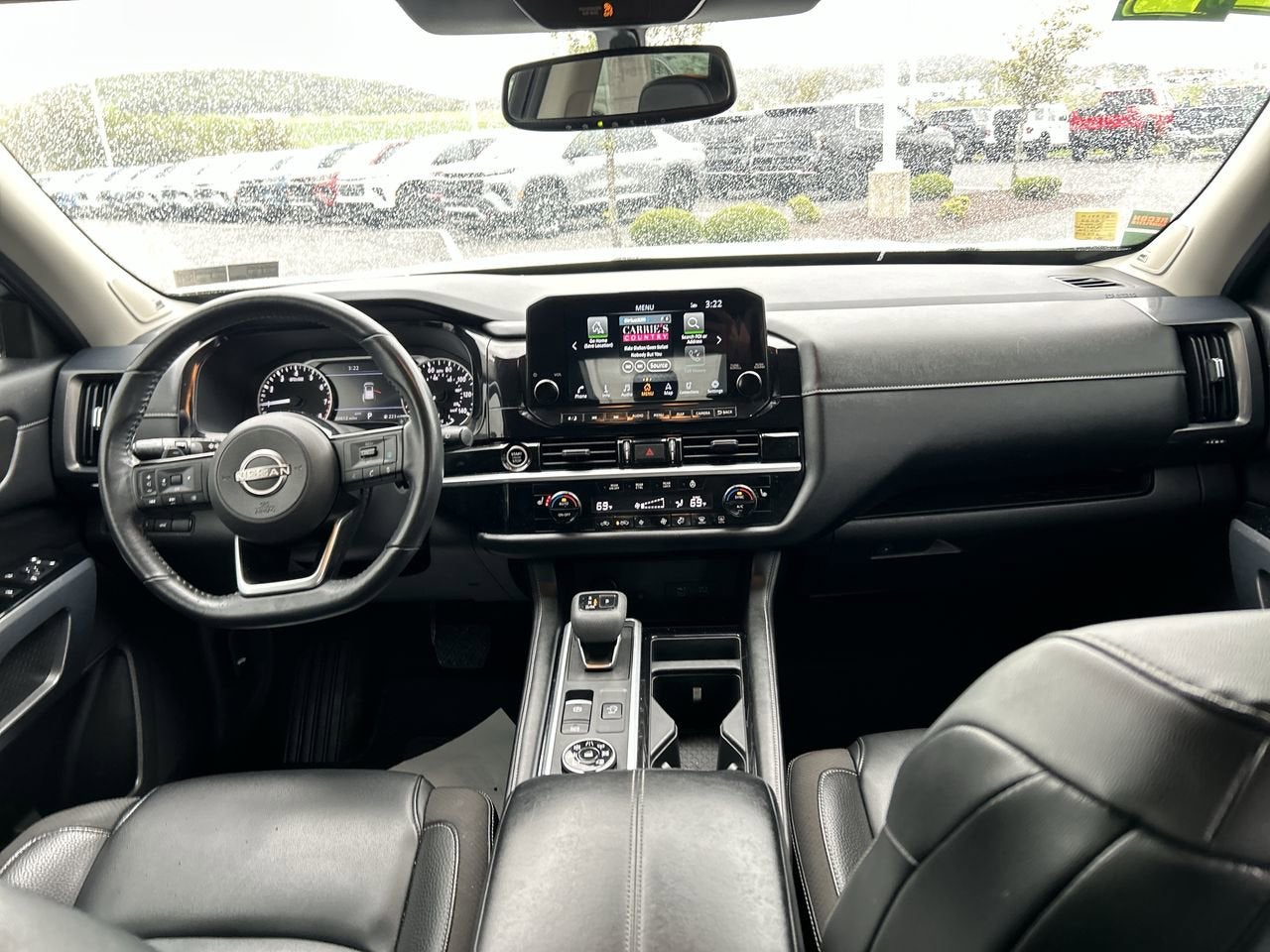 2022 Nissan Pathfinder SL