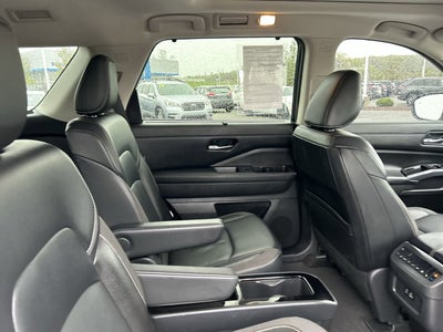 2022 Nissan Pathfinder SL