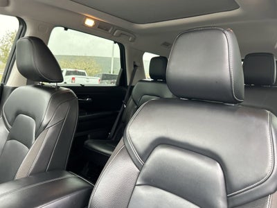 2022 Nissan Pathfinder SL