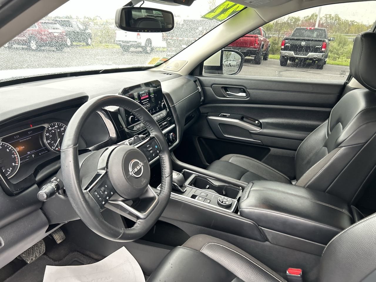 2022 Nissan Pathfinder SL