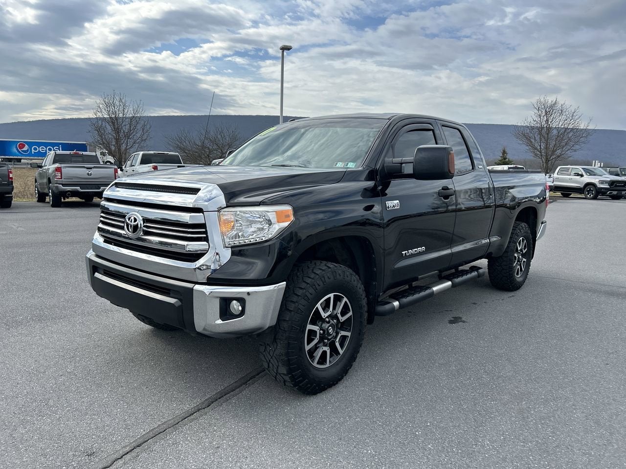 2017 Toyota Tundra 4WD SR