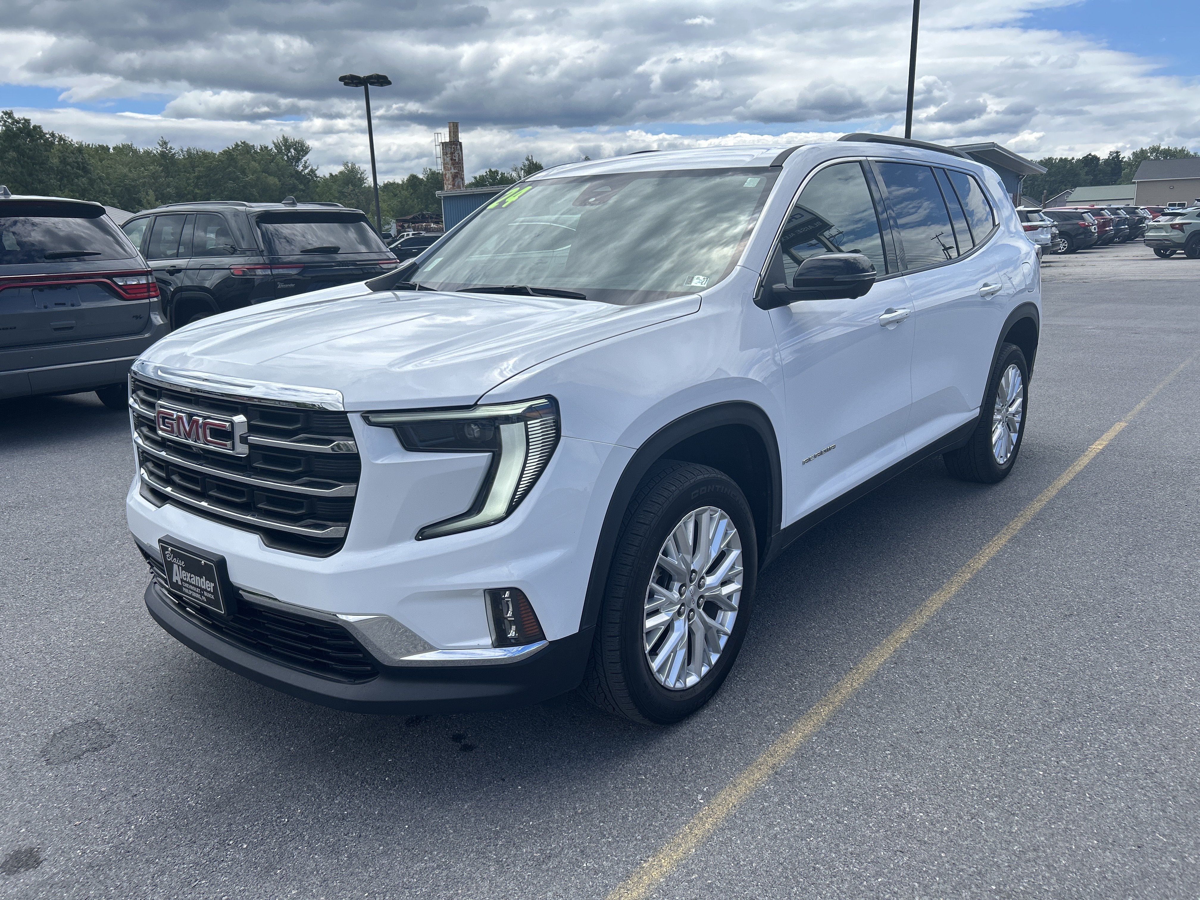 2024 GMC Acadia Elevation