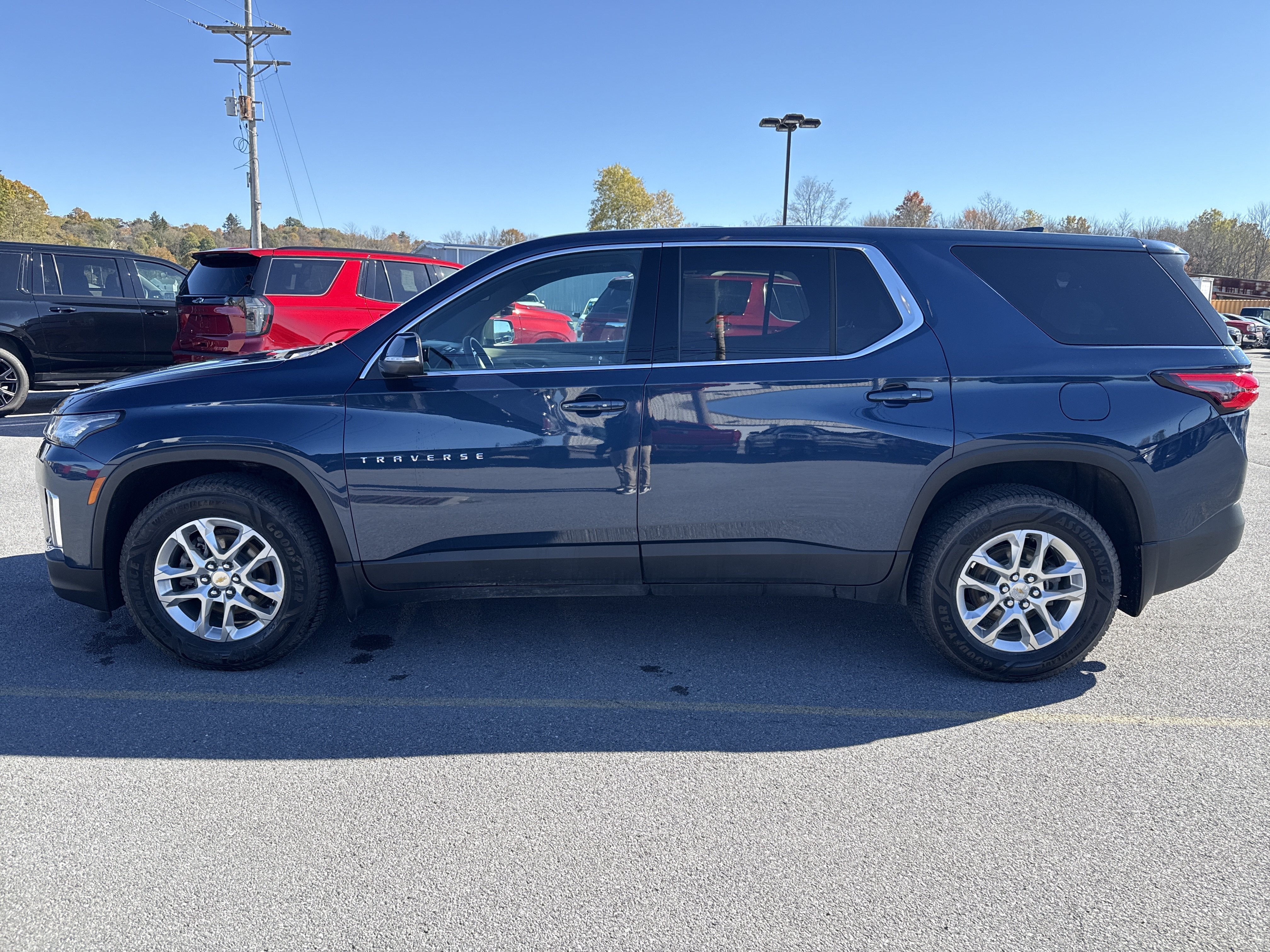 2023 Chevrolet Traverse LS