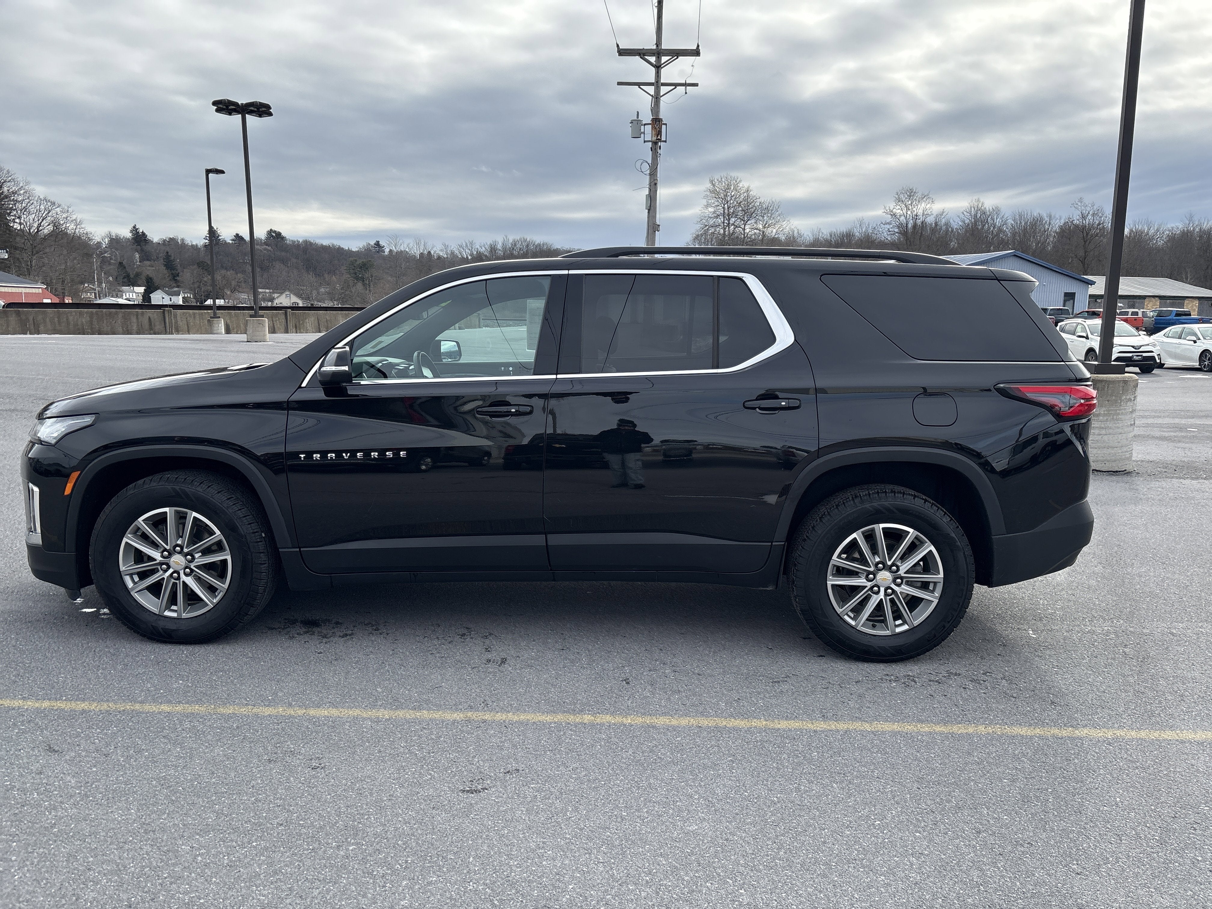 2023 Chevrolet Traverse LT Leather