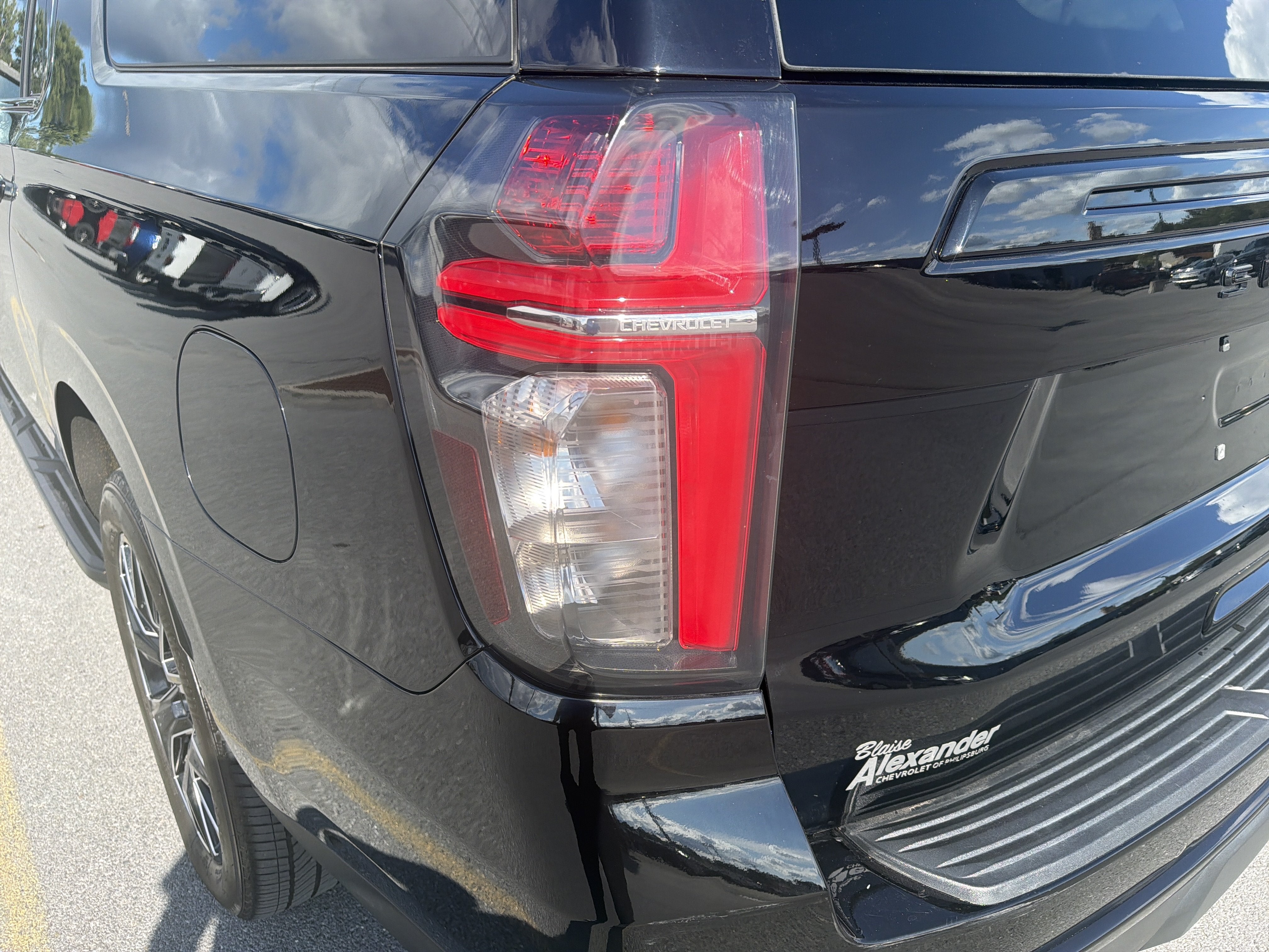 2024 Chevrolet Suburban RST