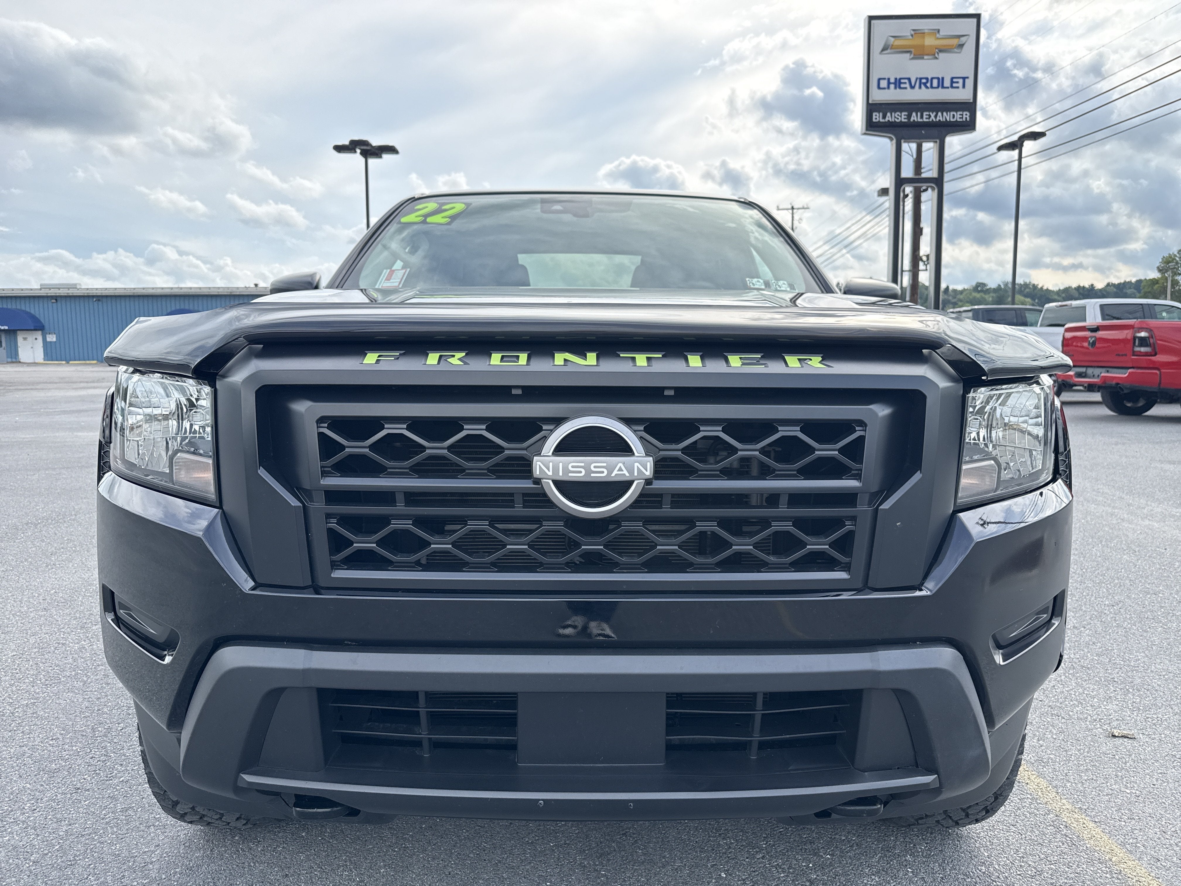 2022 Nissan Frontier S