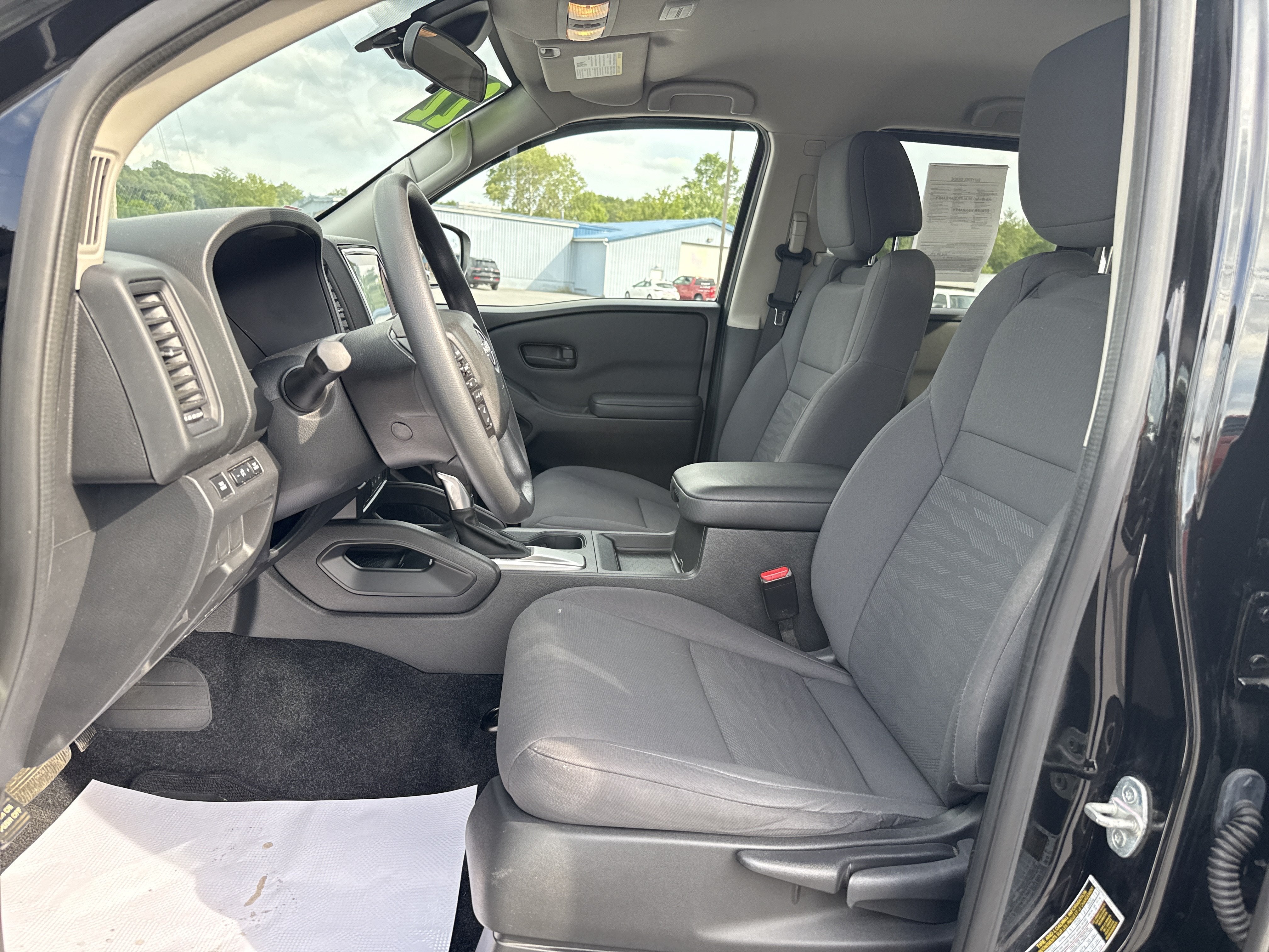 2022 Nissan Frontier S