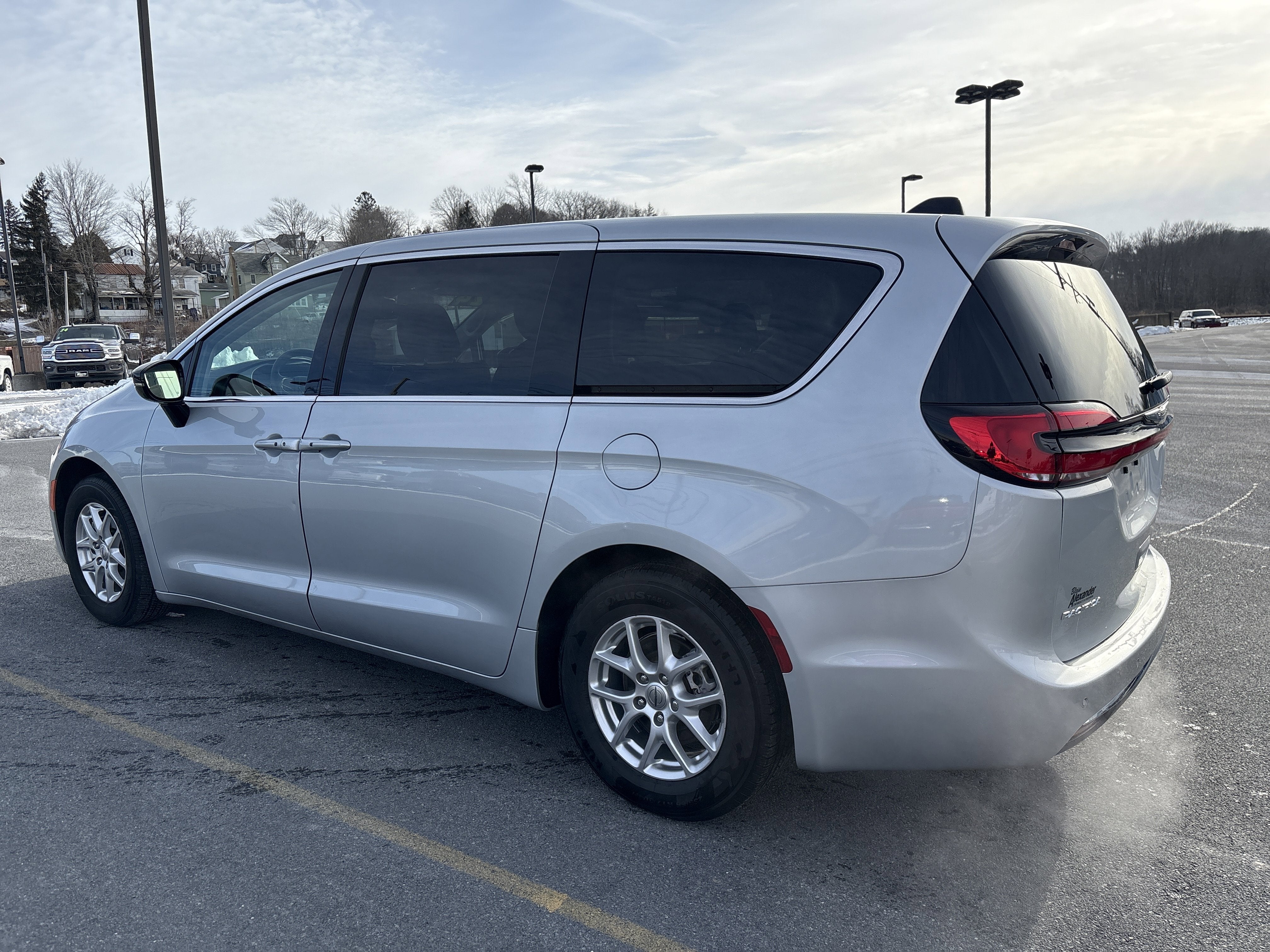 2024 Chrysler Pacifica Touring L