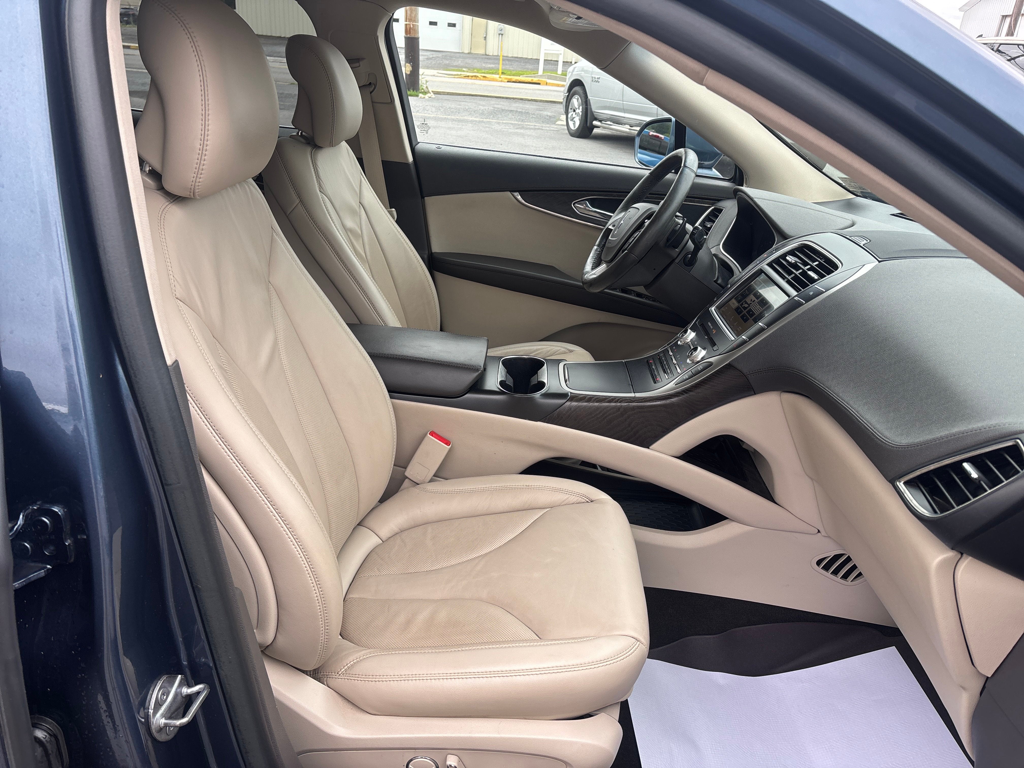 2019 Lincoln Nautilus Select