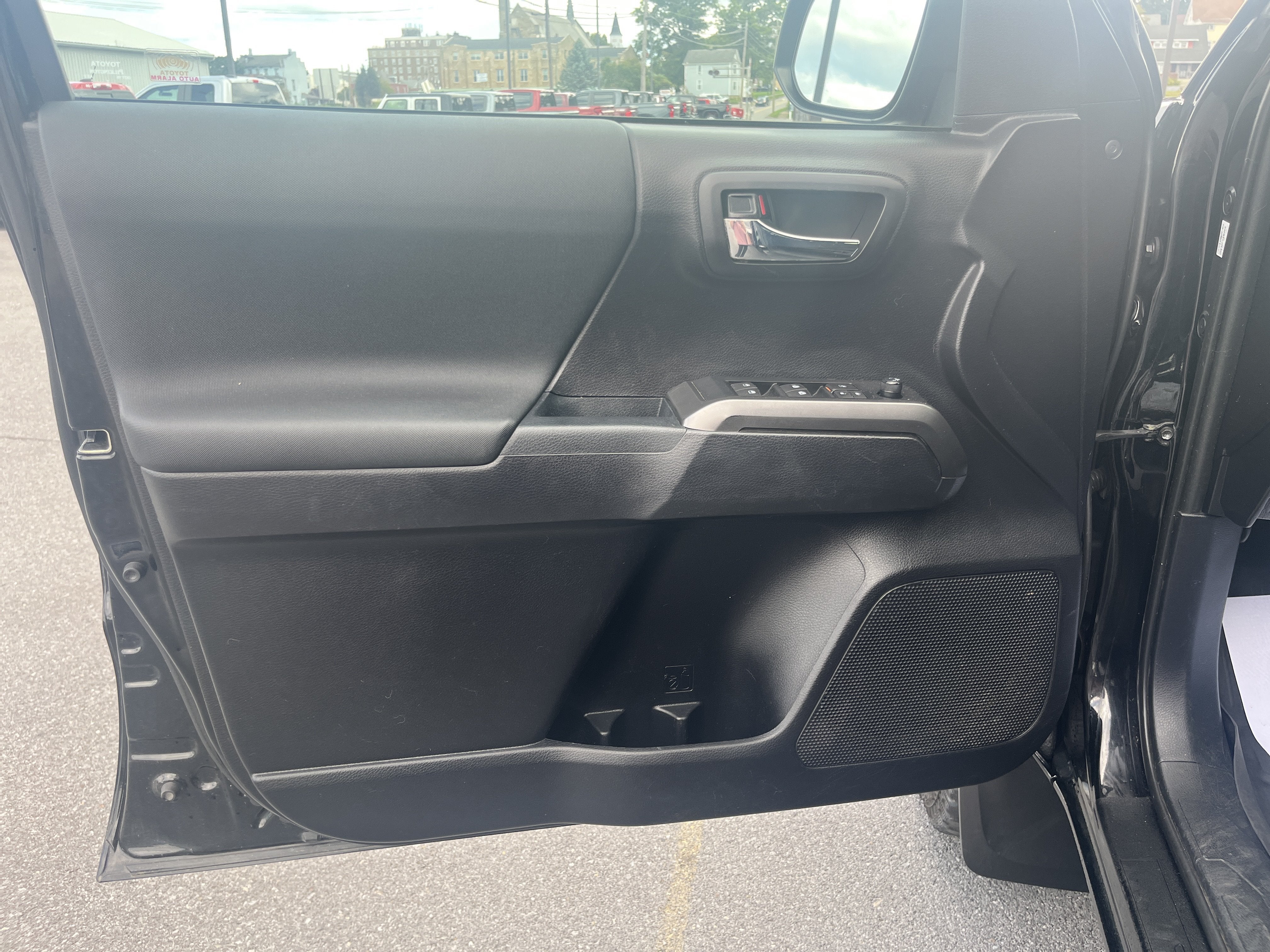 2020 Toyota Tacoma 4WD SR5